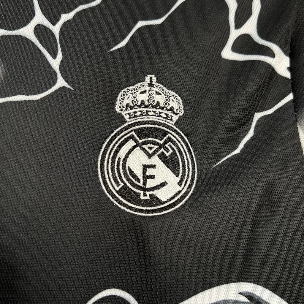Real Madrid 24/25 schwarzes Panther Sonderedition Trikot