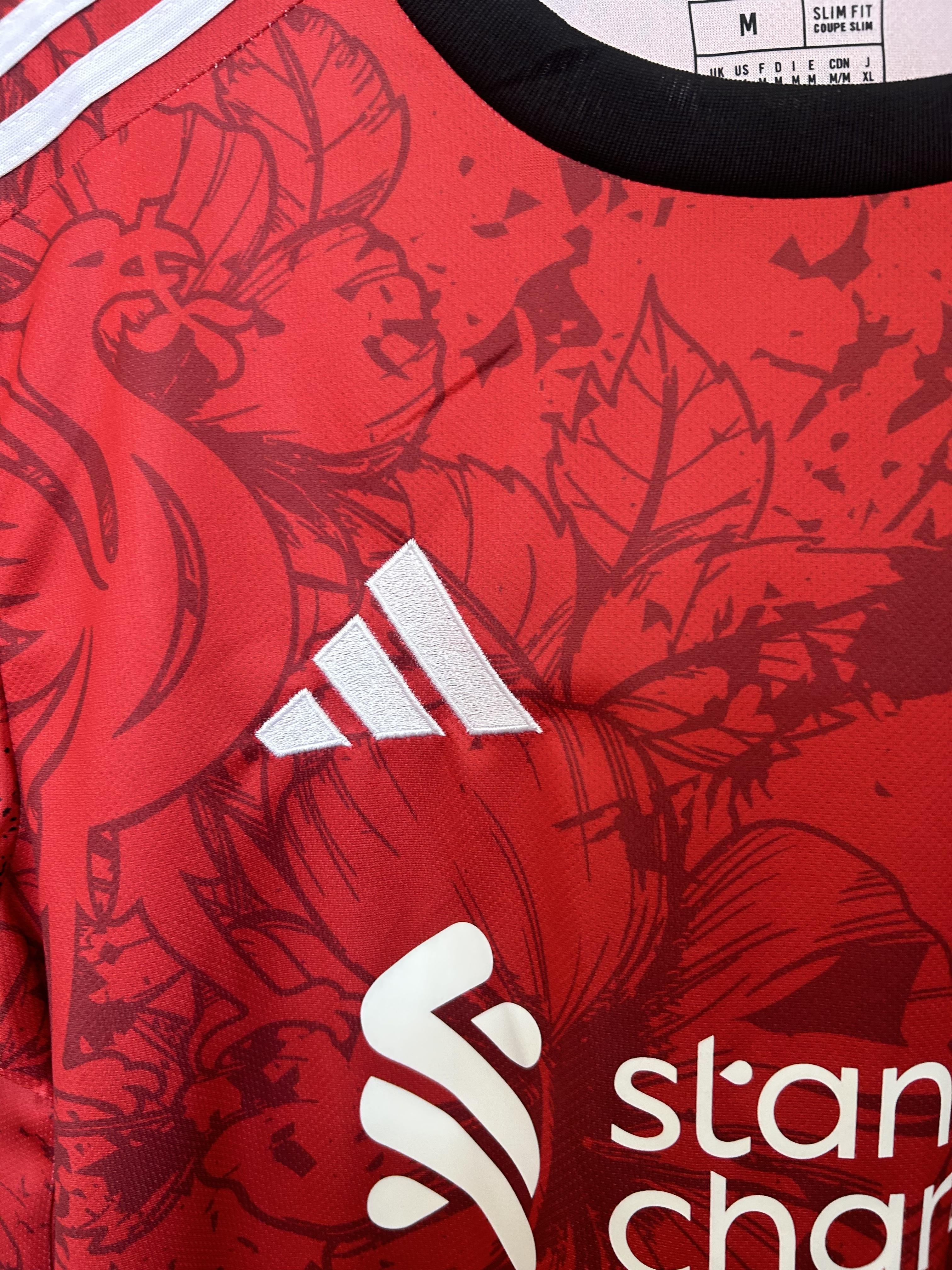 Kit speciale Liverpool “Artiglio Cremisi”