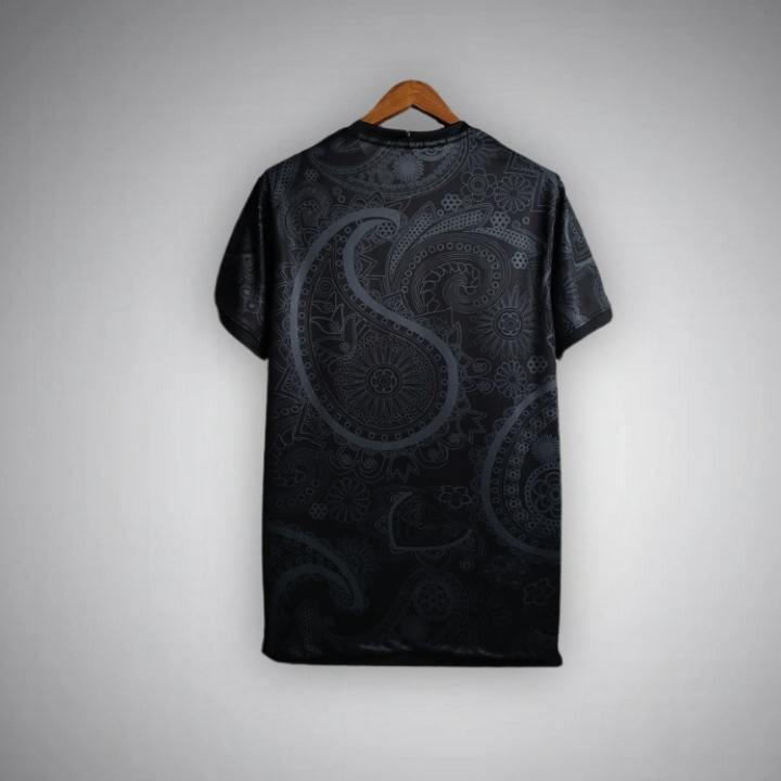 Camiseta premium “Noir Fleur” FC Barcelona 24/25 (rosa negra)
