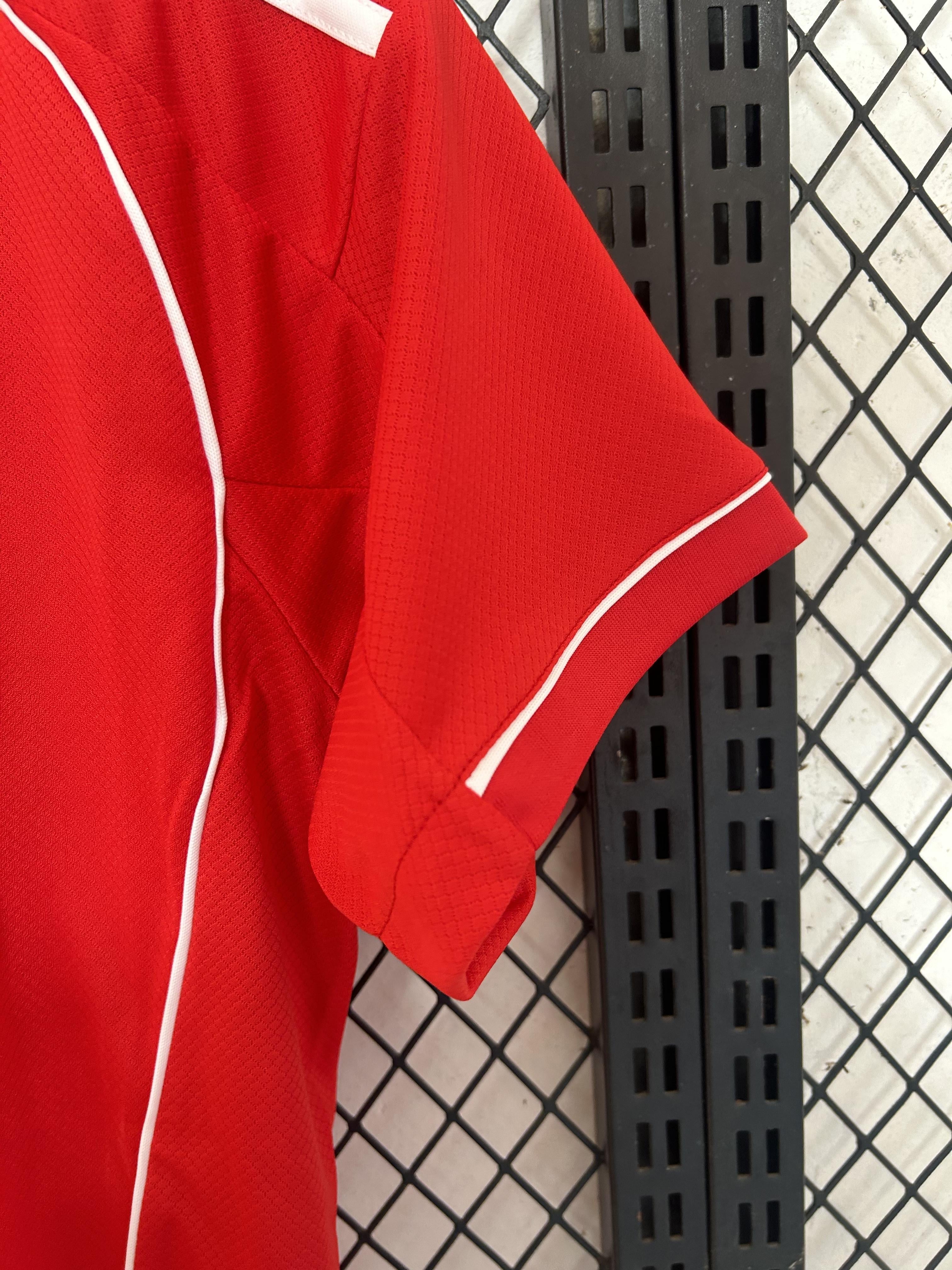 Kit casalingo Liverpool 2025-2026