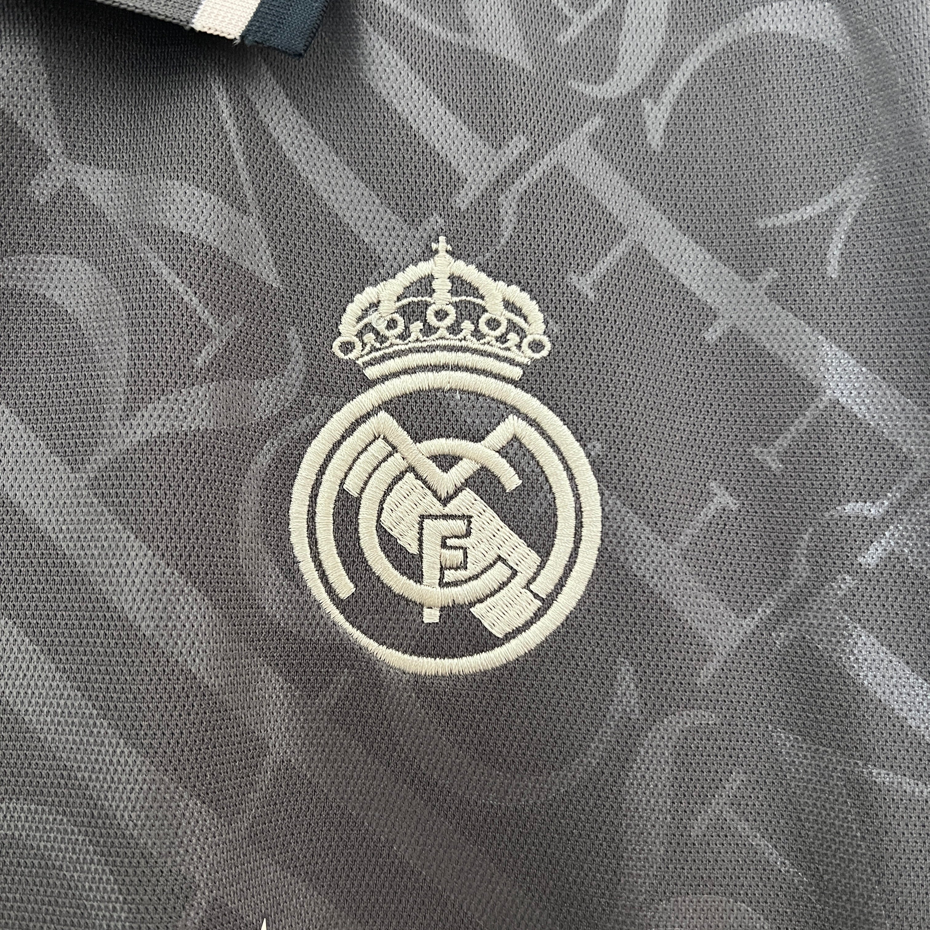 Terzo Kit Real Madrid 2024/2025