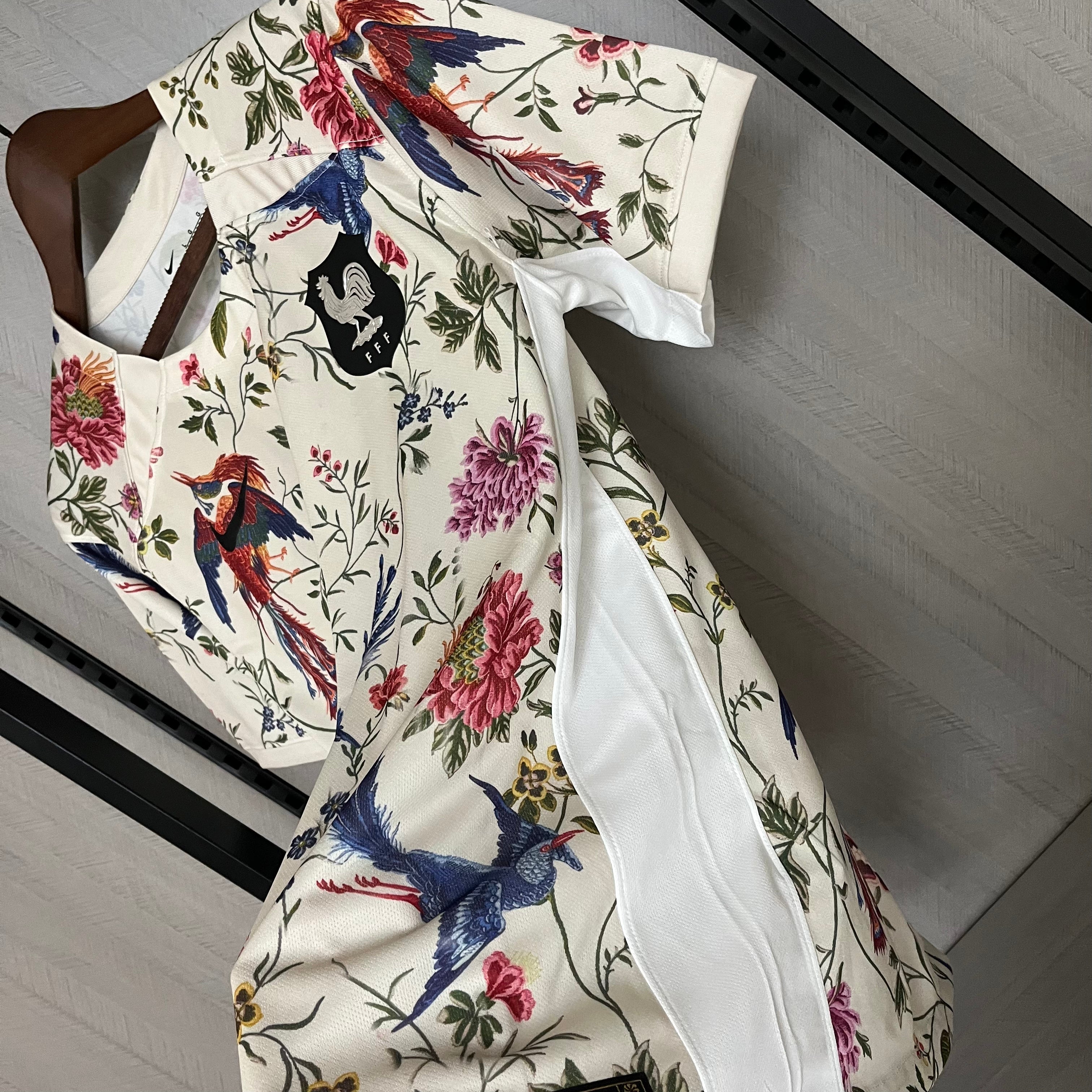 França X Dior Flores Camisola Edição Especial