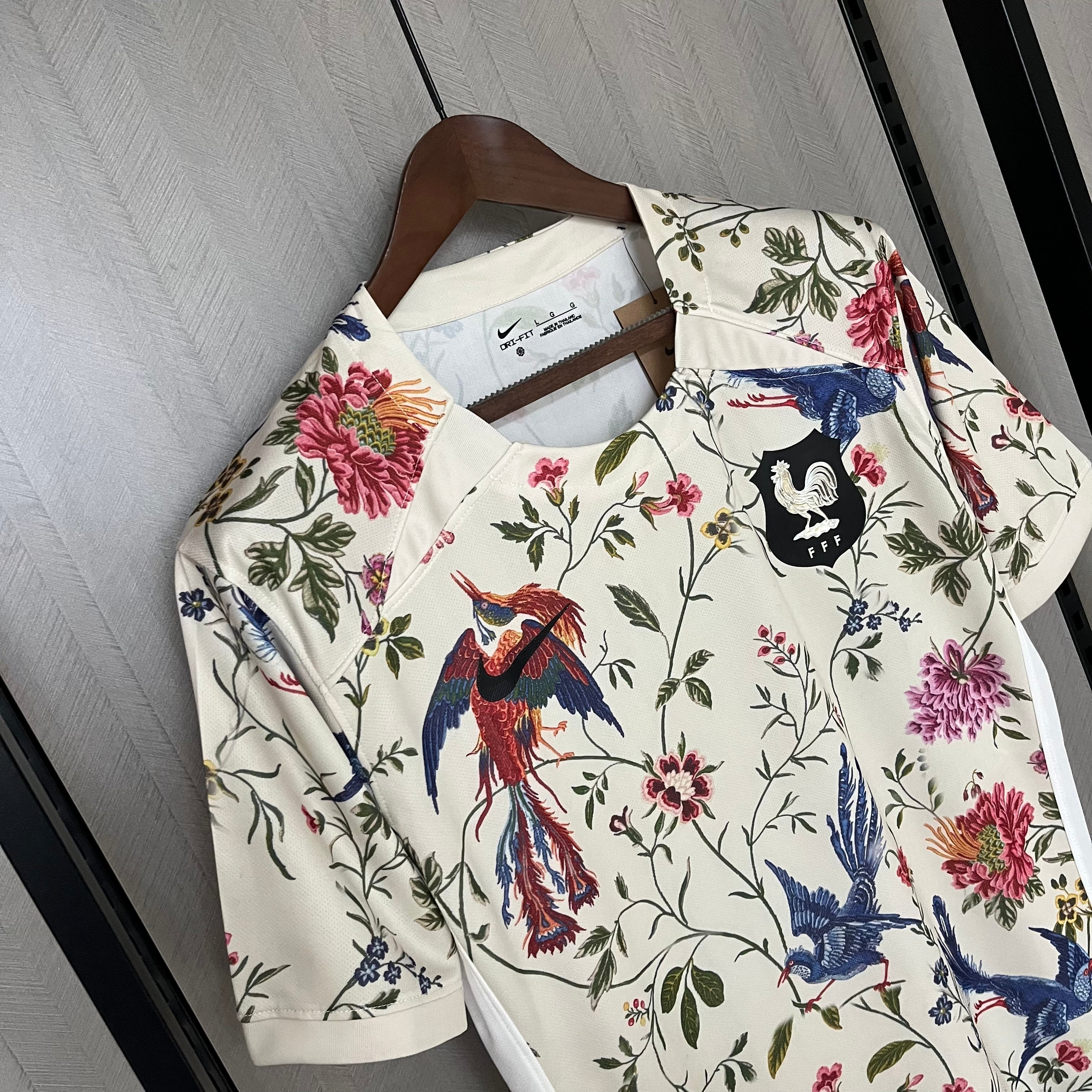 França X Dior Flores Camisola Edição Especial