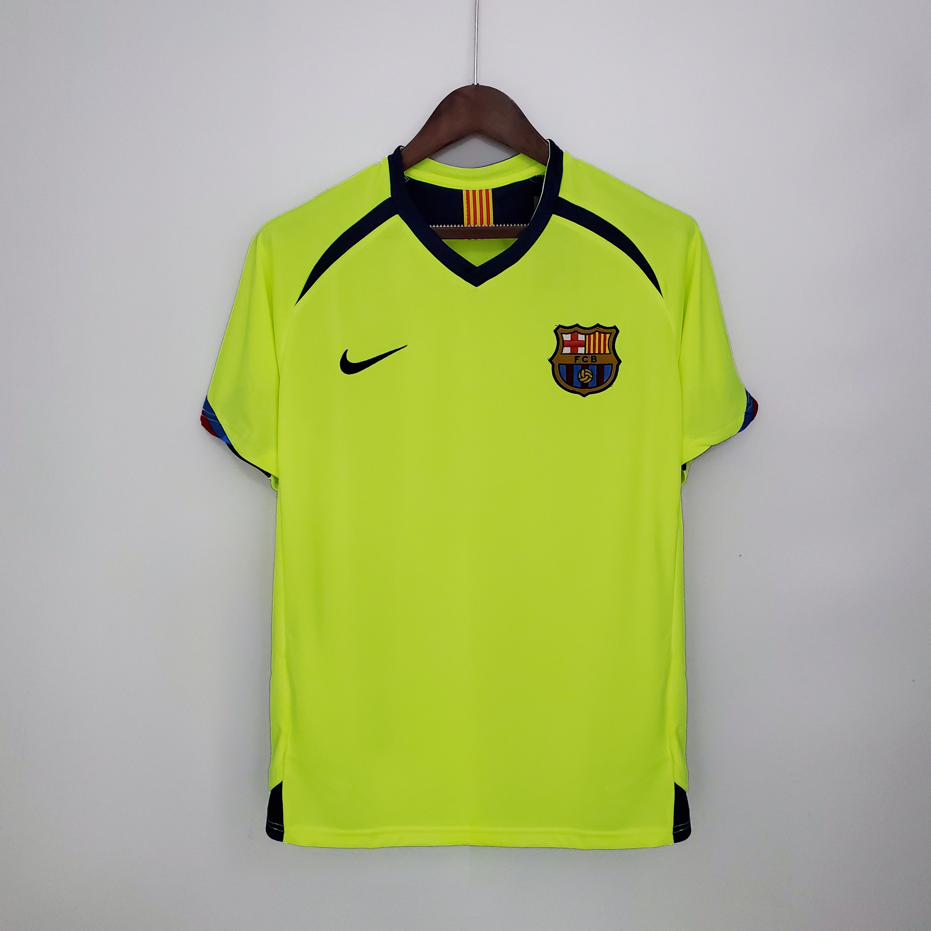 2005/06 Barcelona kit fora de casa