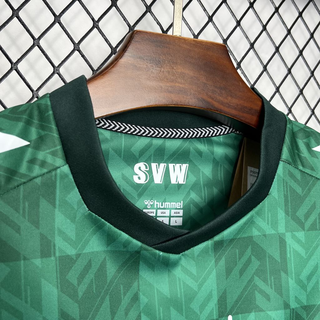 Werder Bremen 24-25 Thuistenue