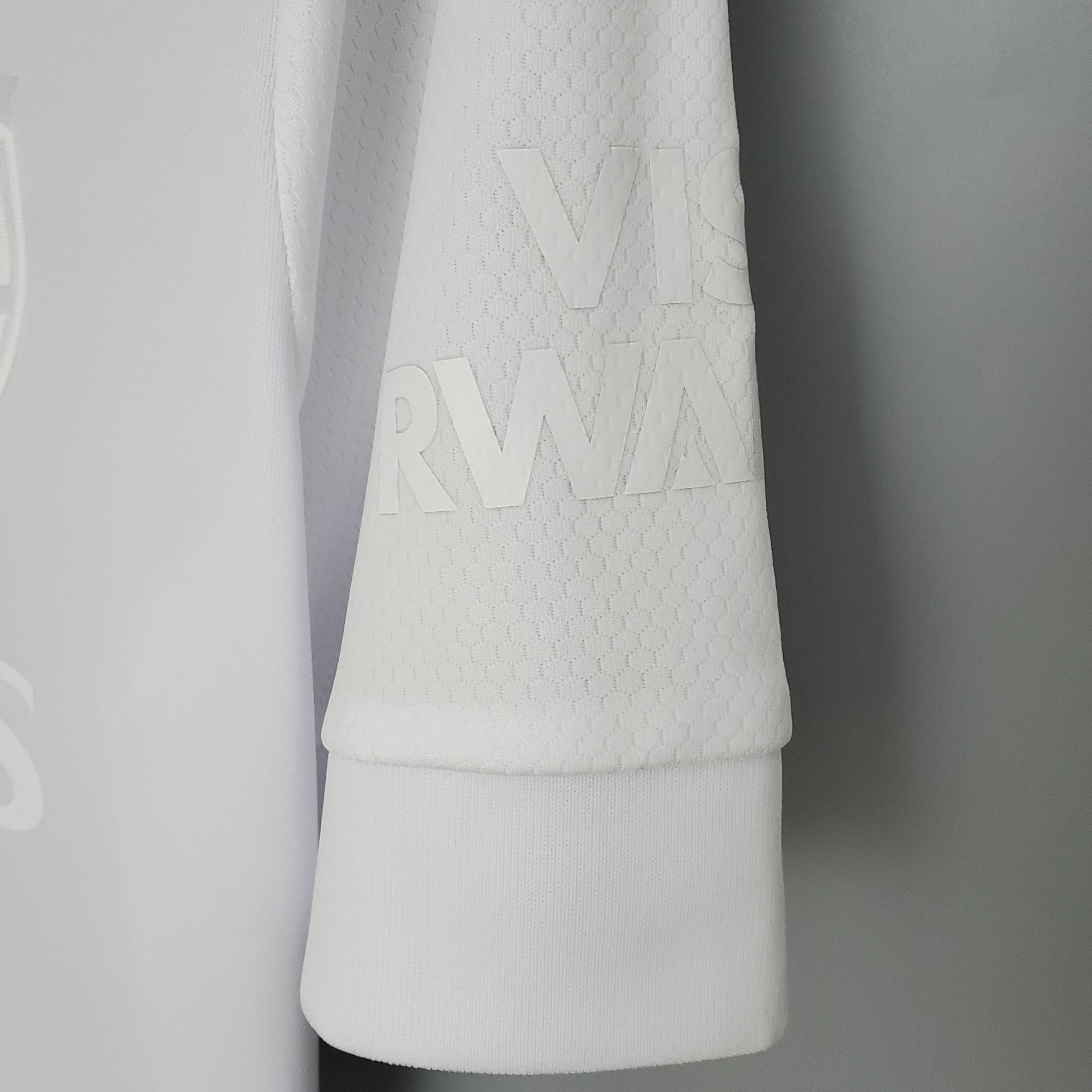 Equipamento branco Arsenal 21/22