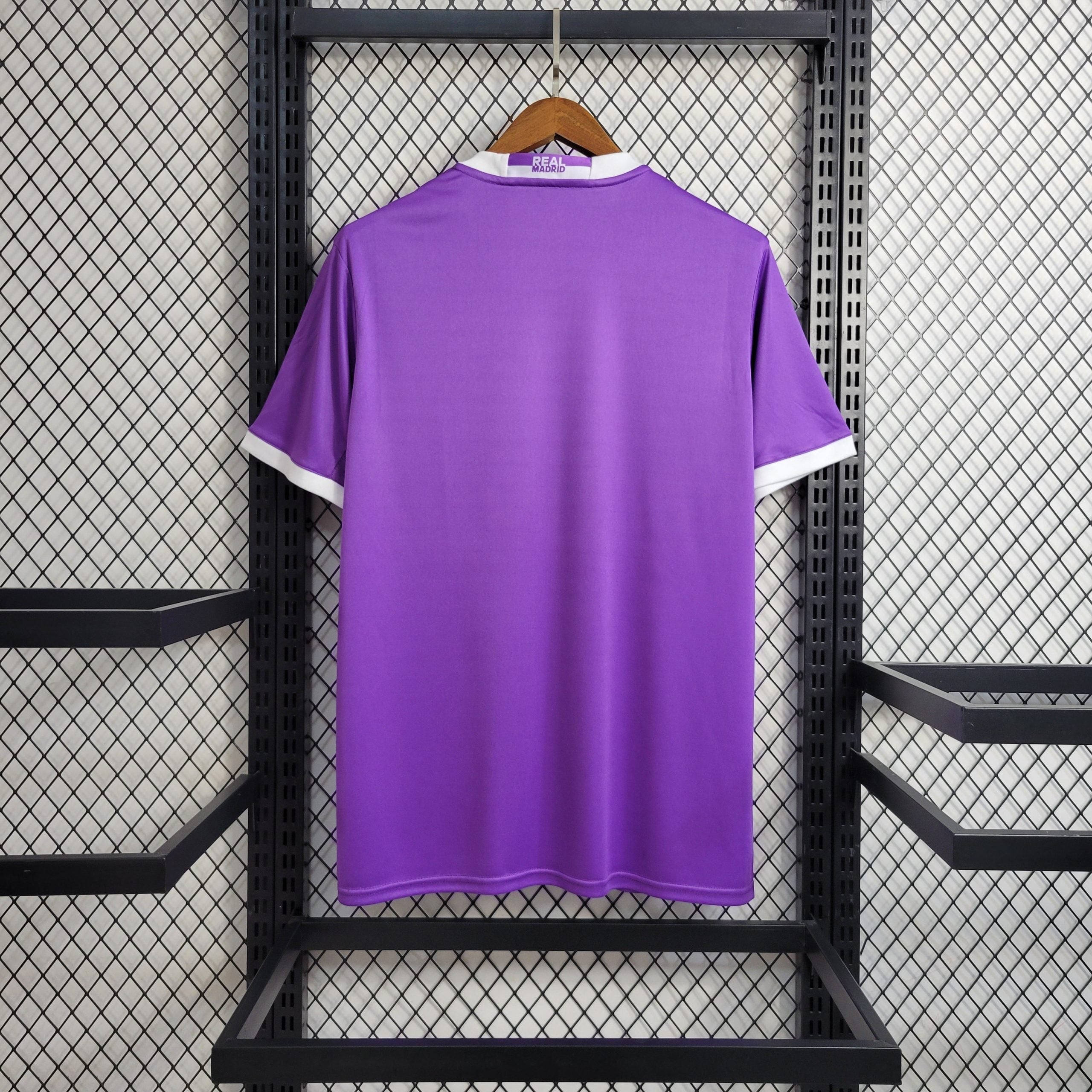 Camiseta retro visitante púrpura Real Madrid 2016/2017