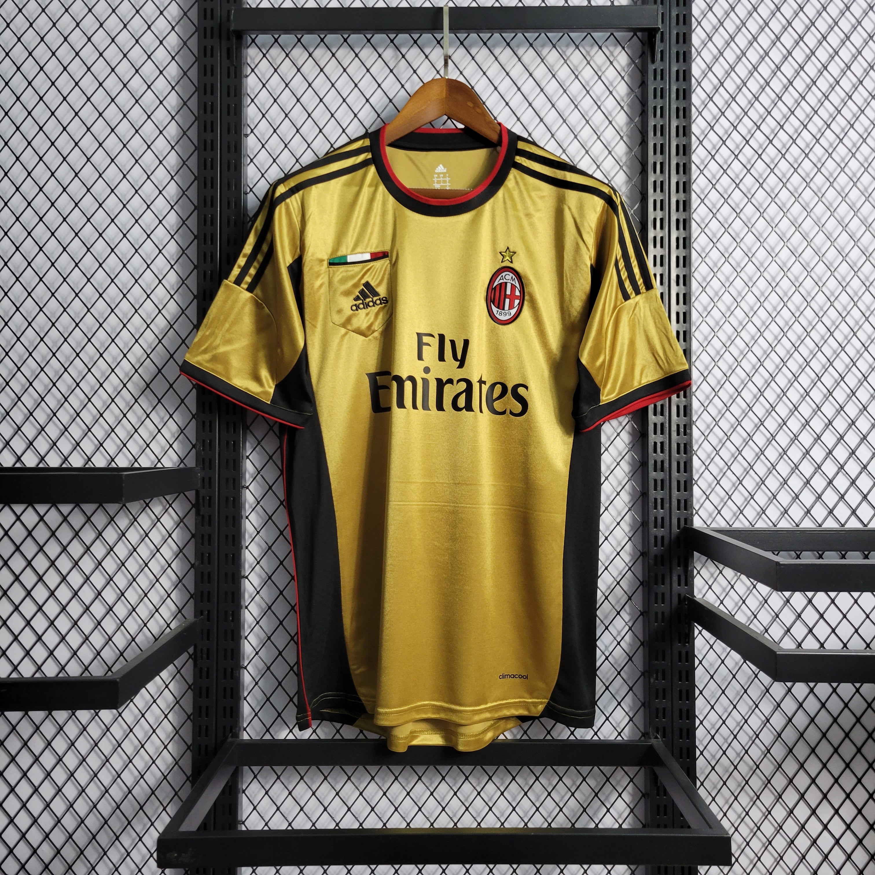 AC Milan Kit Dourado 2013/14 Retro