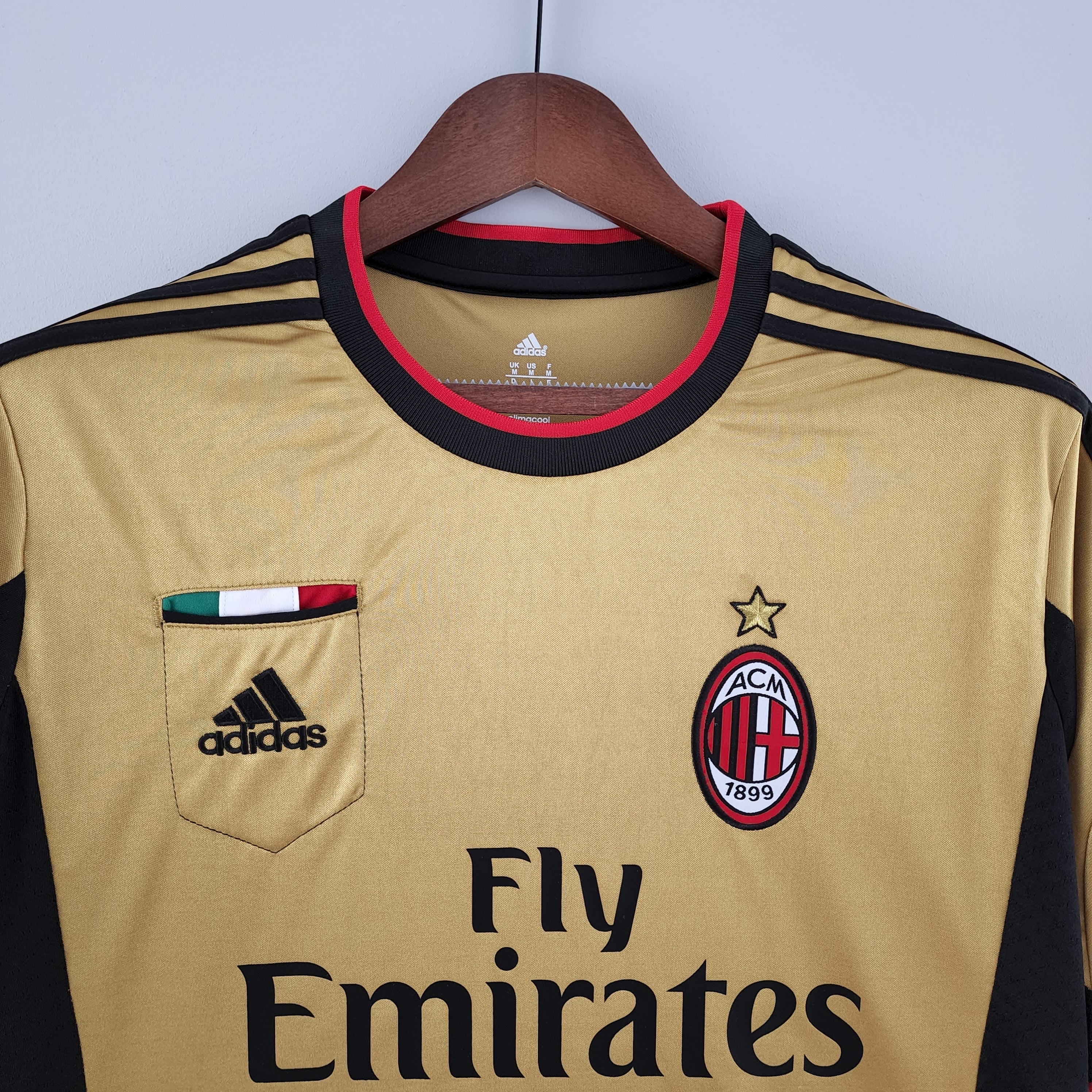 AC Milan Kit Dourado 2013/14 Retro