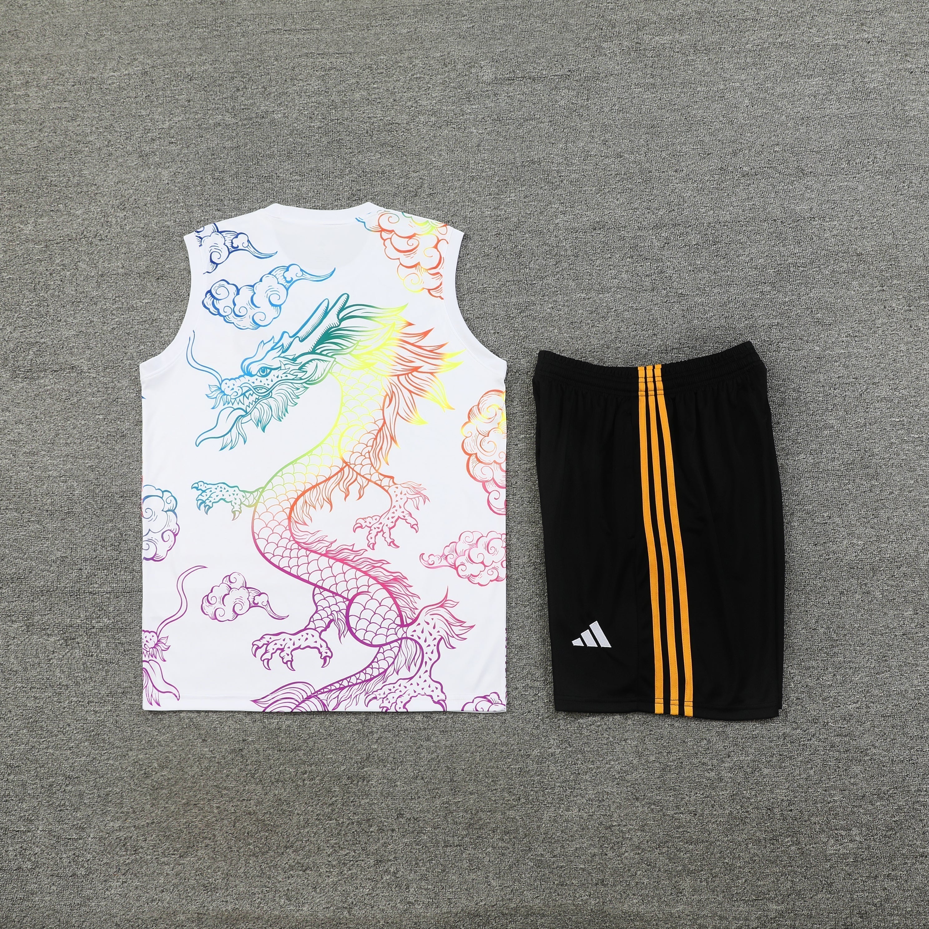 Conjunto de Entrenamiento Real Madrid 2024/25 Dragón Blanco