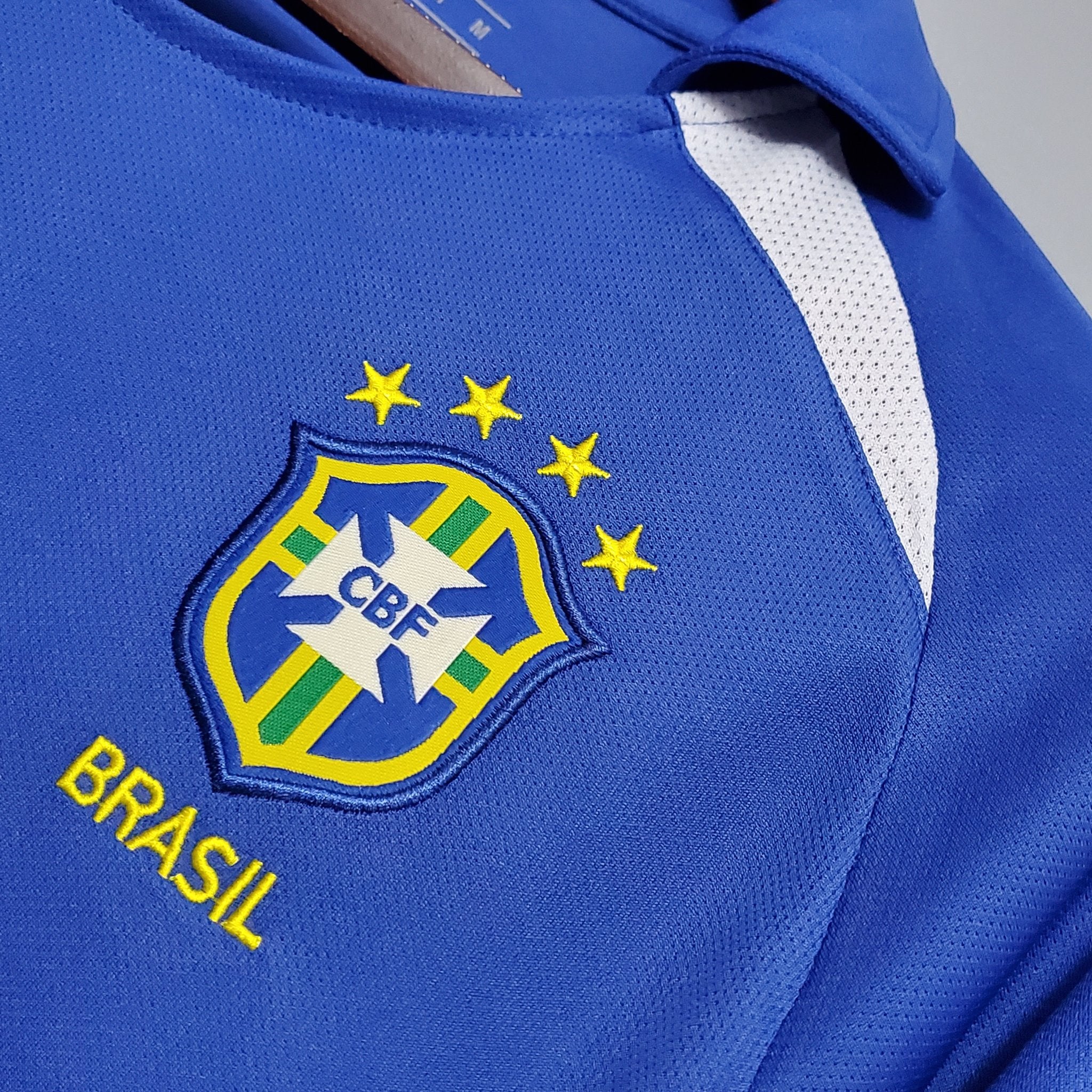 Equipamento retro alternativo Brasil 2002