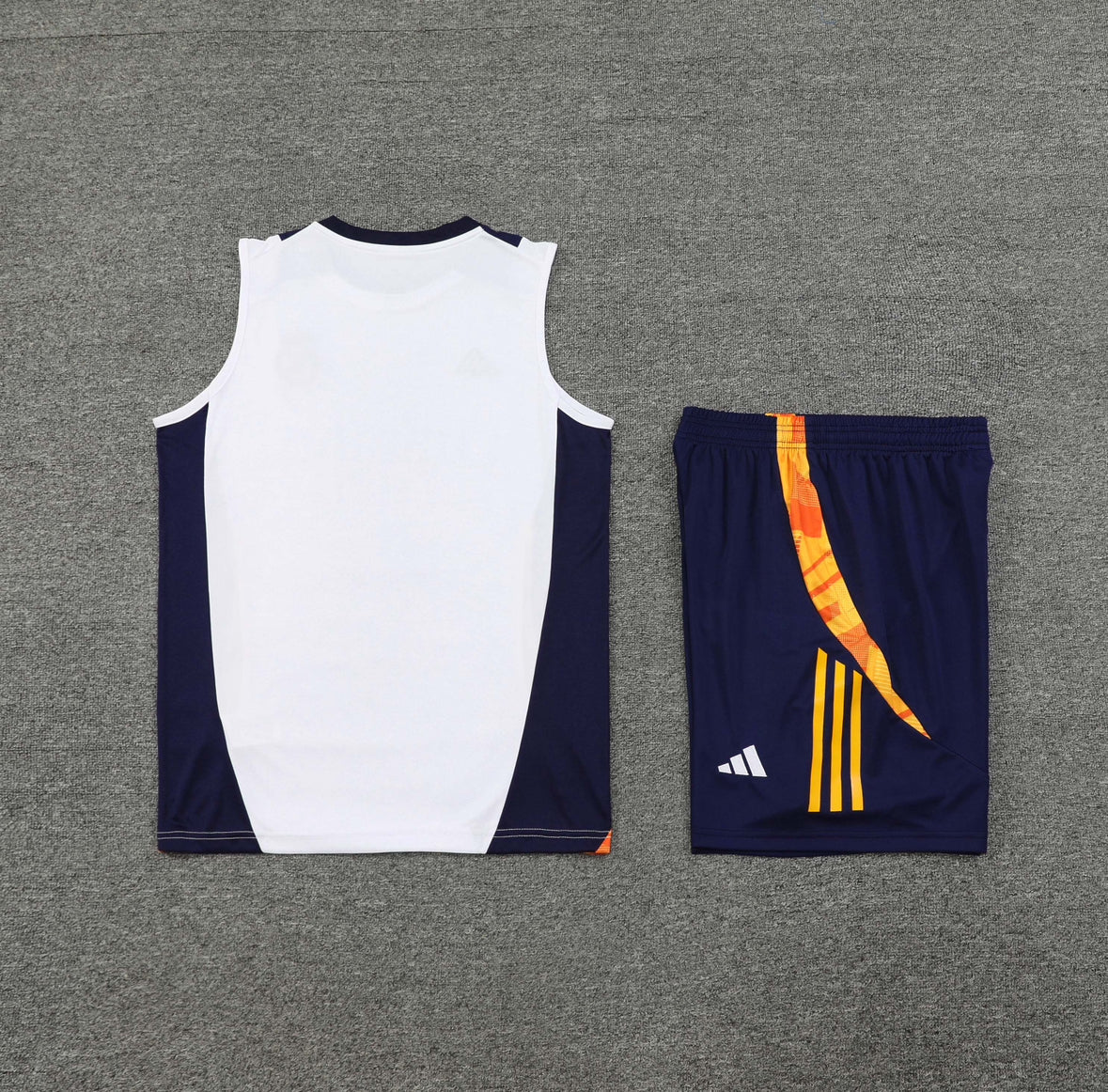 Conjunto de Entrenamiento Real Madrid 2024/25