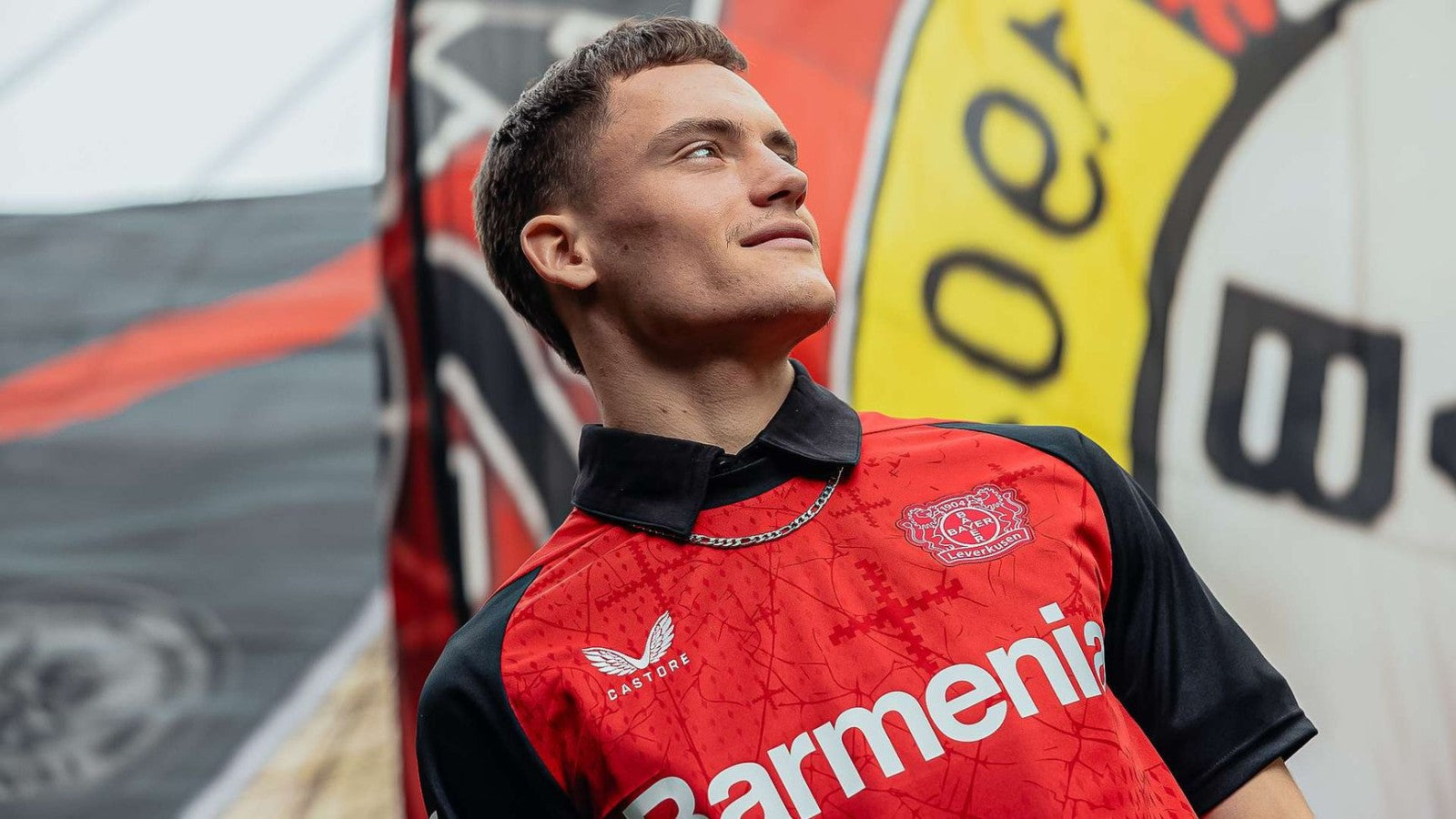 Camisola principal Bayer Leverkusen 2024/25