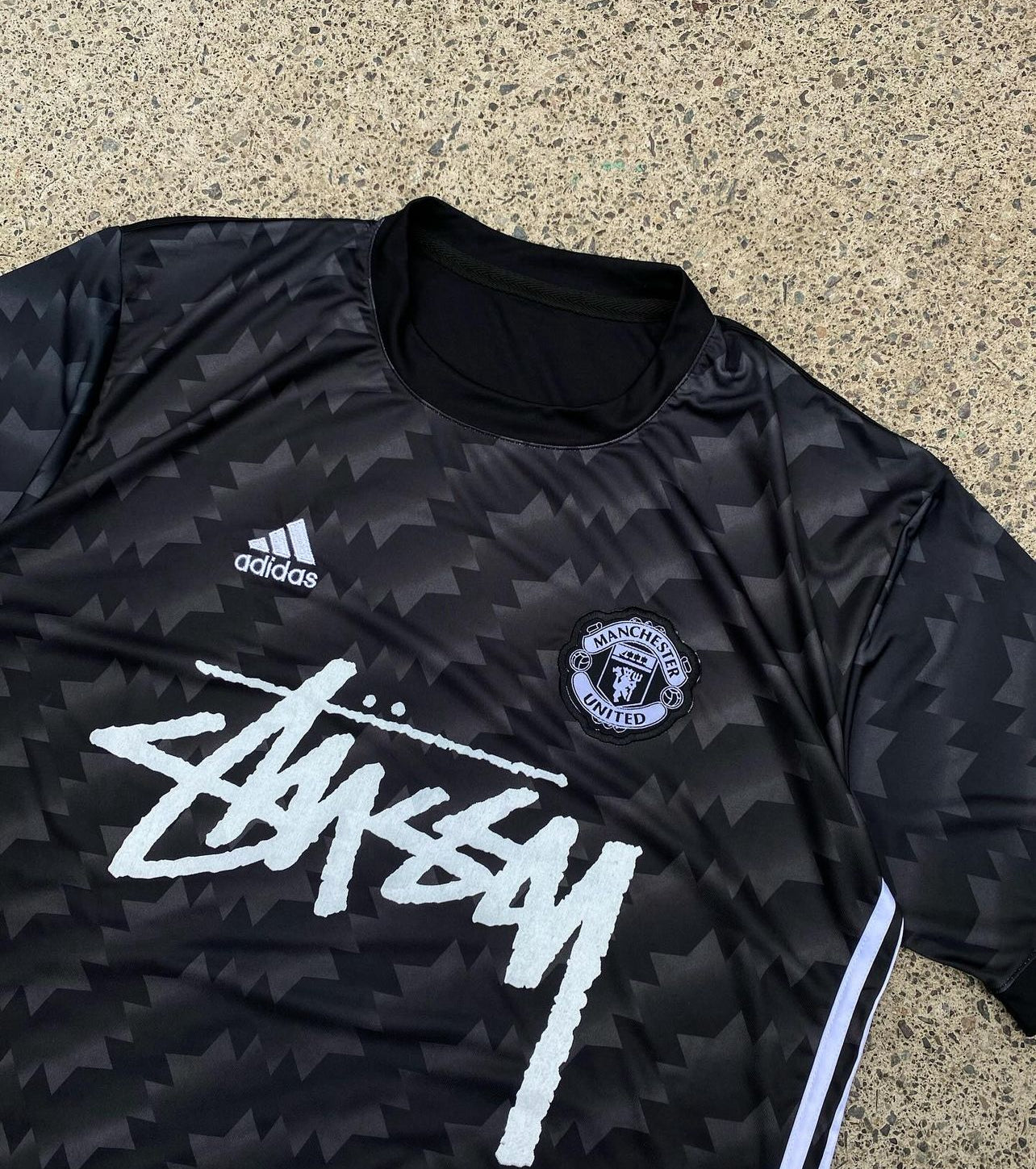Manchester United x STUSSY LIMITIERTE VERSION Schwarzes Trikot