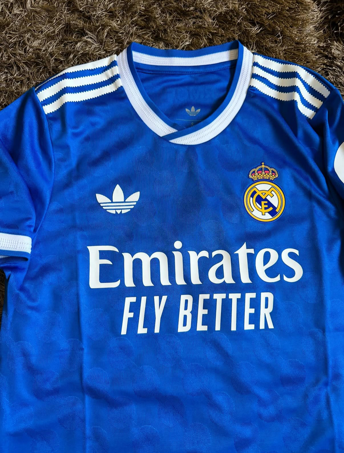 Tercer uniforme Real Madrid 2025/2026