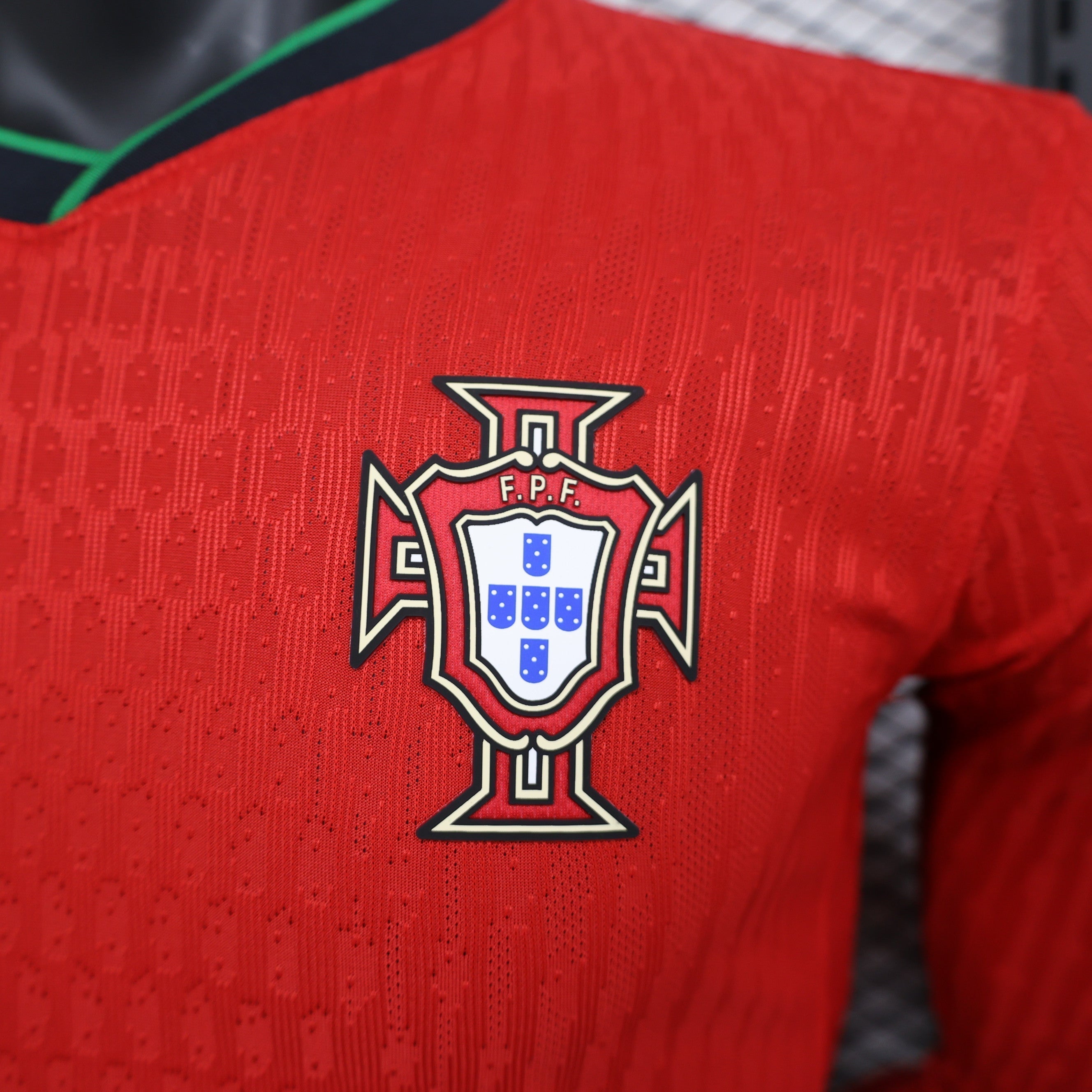 Equipamento Principal de Manga Comprida de Portugal 2024-2025