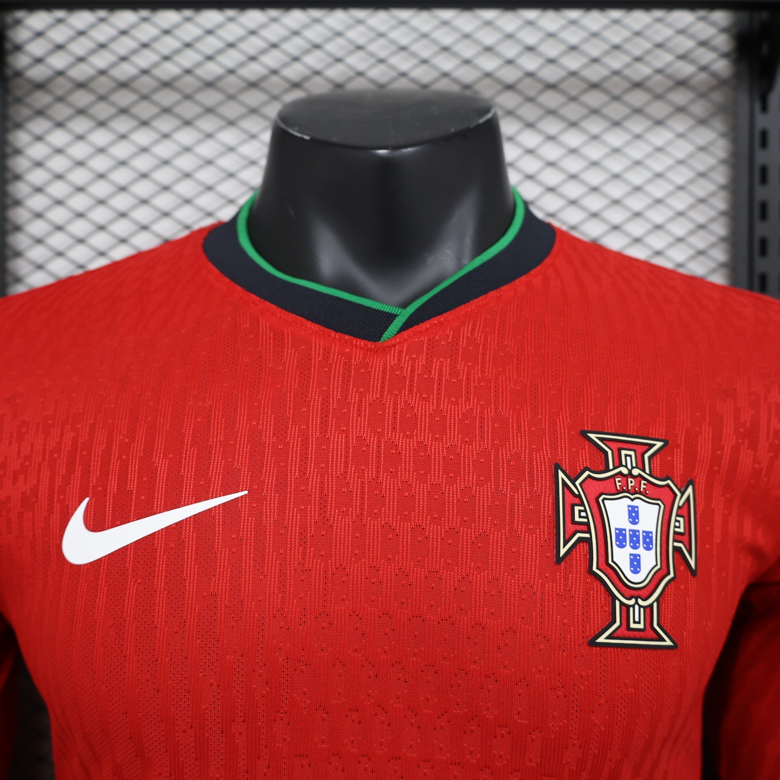 Equipamento Principal de Manga Comprida de Portugal 2024-2025