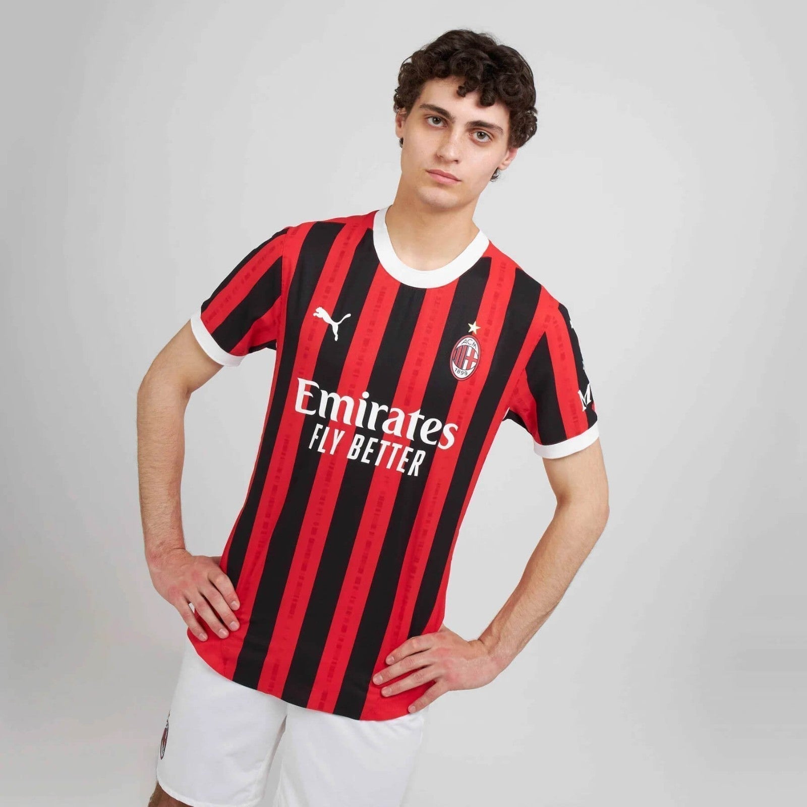 Camisola versão jogador AC Milan principal 2024/25
