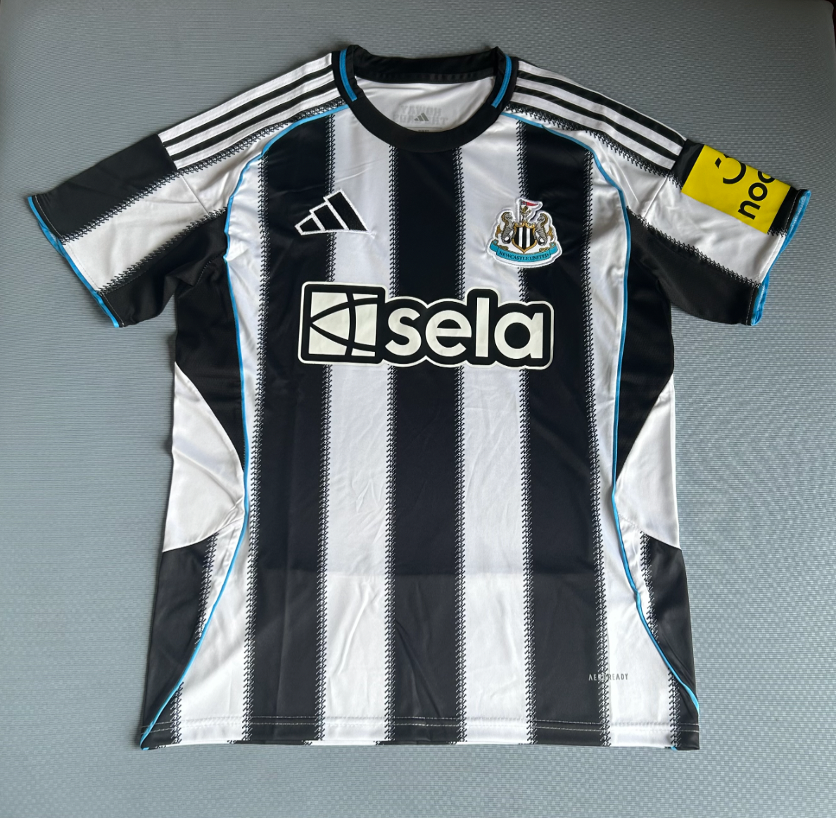 Newcastle Home Jersey 2025/2026