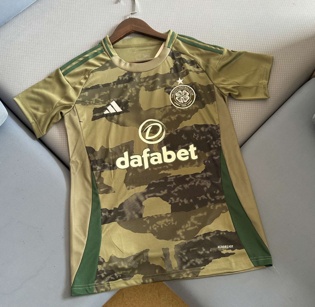Celtic 2024–2025 Derde tenue Camouflage