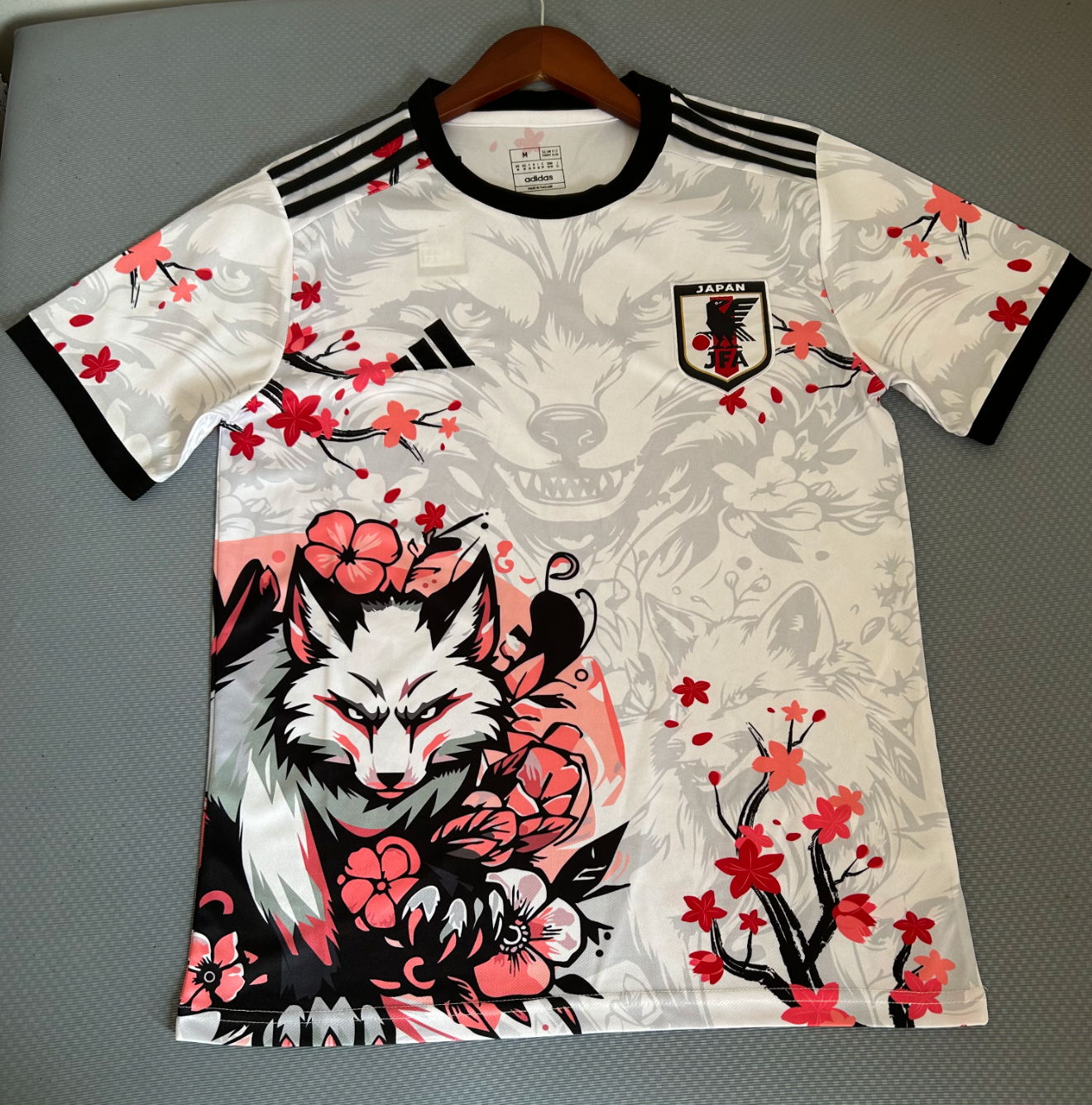 Camisola Edição Especial Japão Raposa Rosa 2025