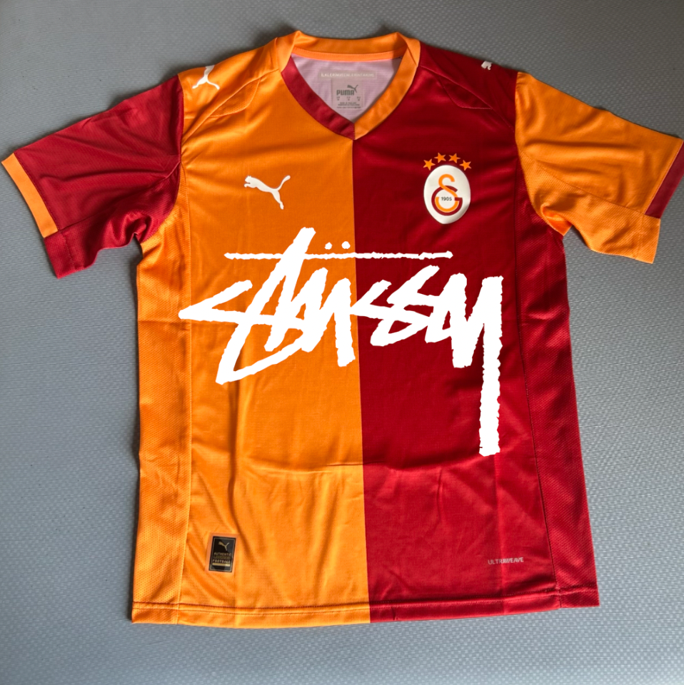 Galatasaray x Stussy Sondertrikot 2025/2026