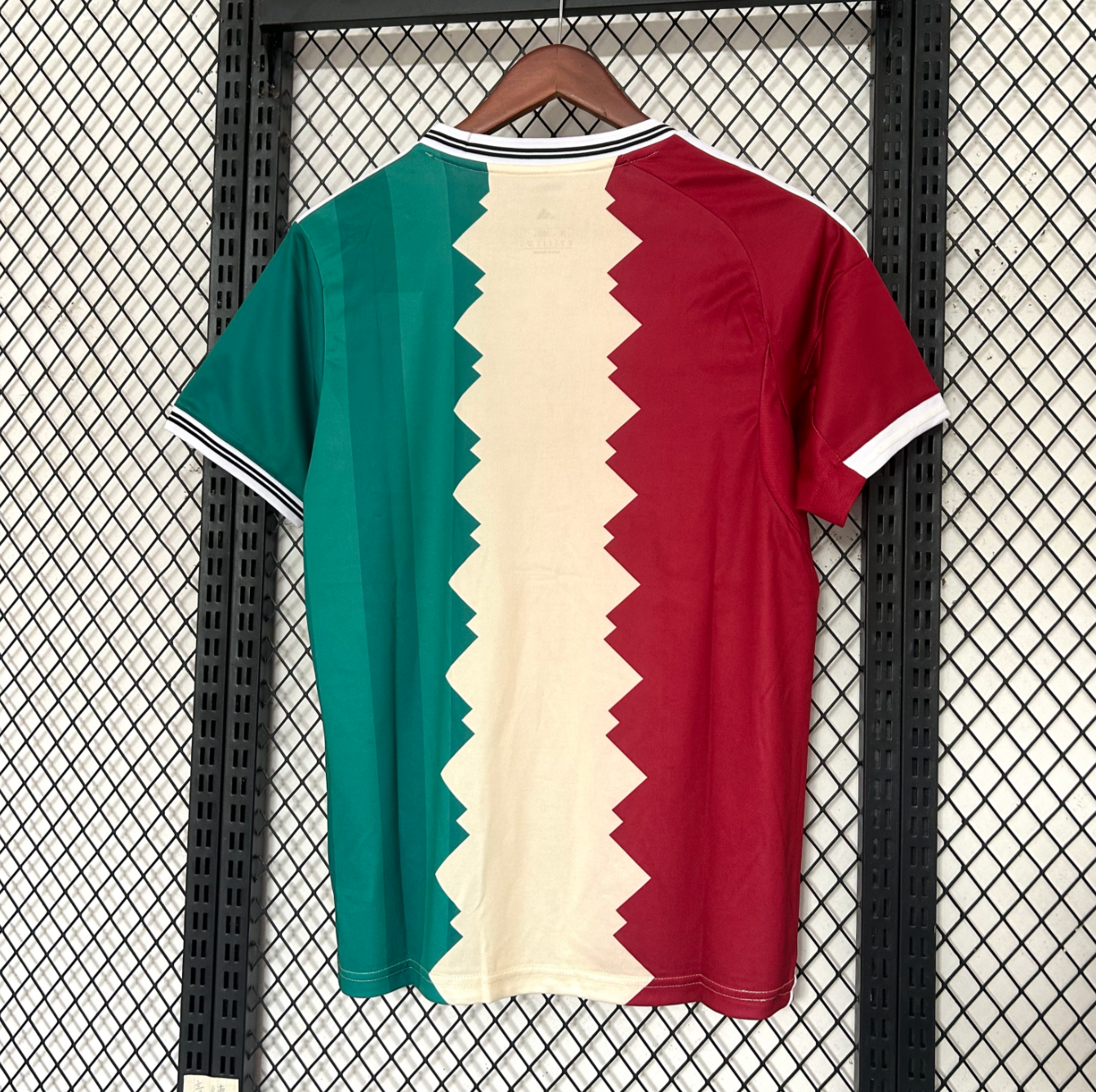 Camisola Edição Especial Três em Um Liverpool 2025/2026