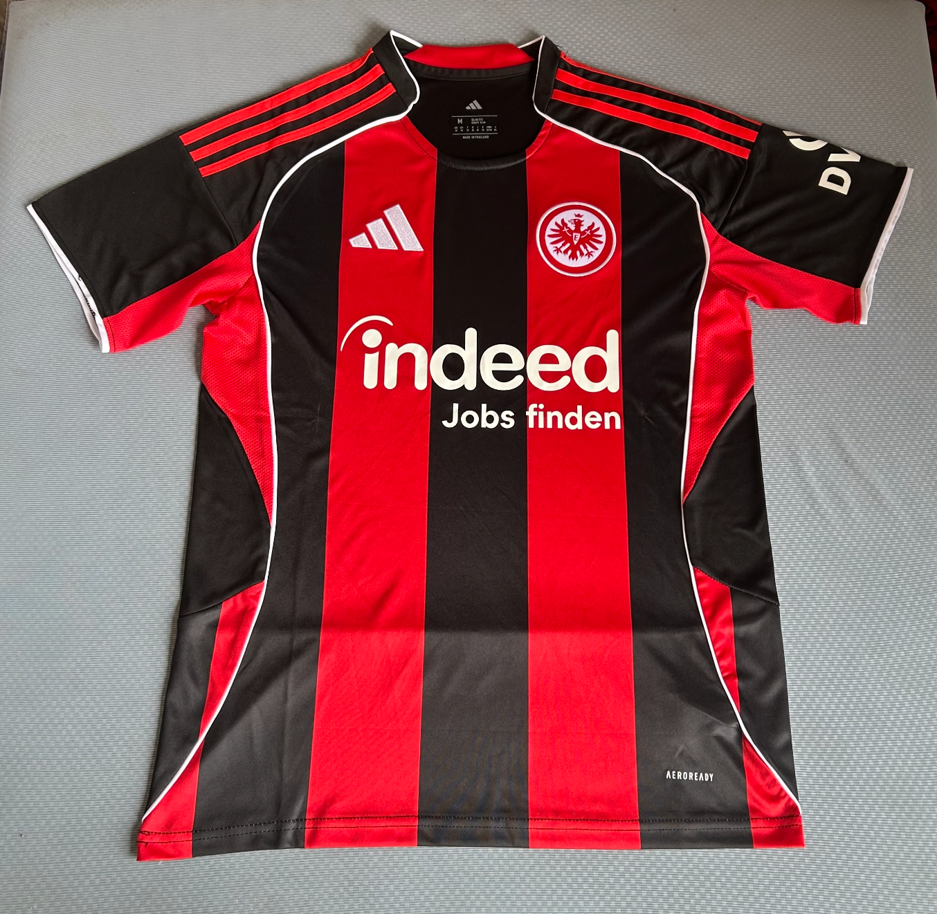 Camiseta local Eintracht Frankfurt 2025/2026