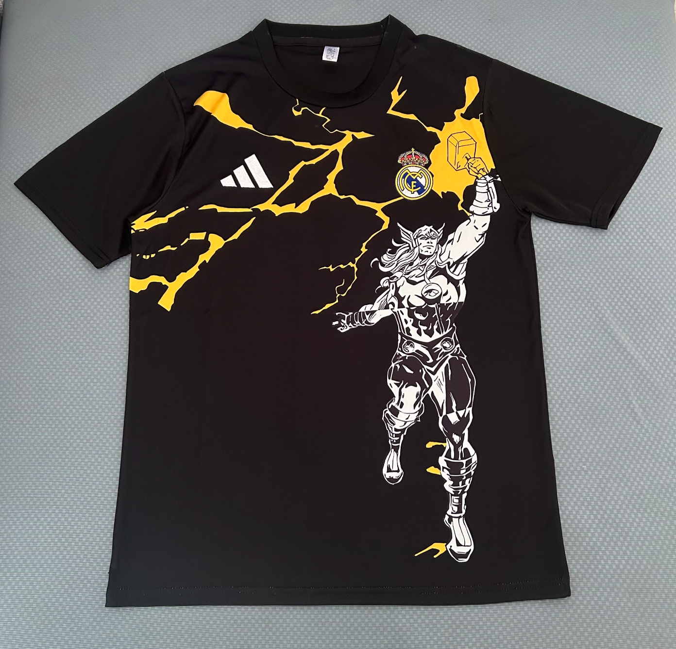 Maglia Edizione Speciale Real Madrid Avengers