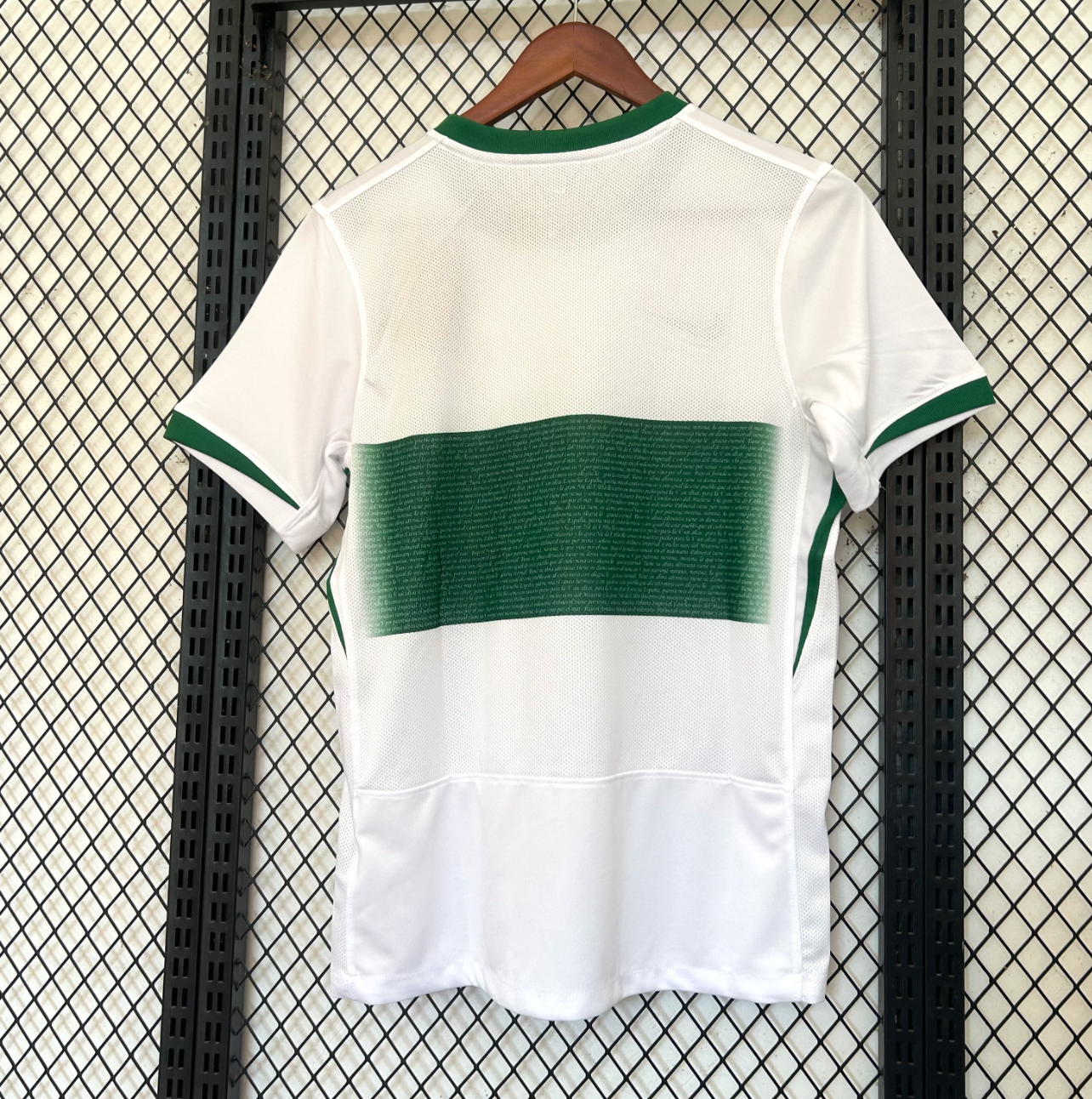 Elche CF 2025–2026 Heimfußballtrikot