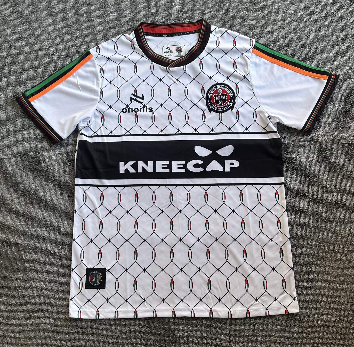 Camiseta visitante Bohemian FC x Kneecap 2026 – Edición de apoyo a Palestina