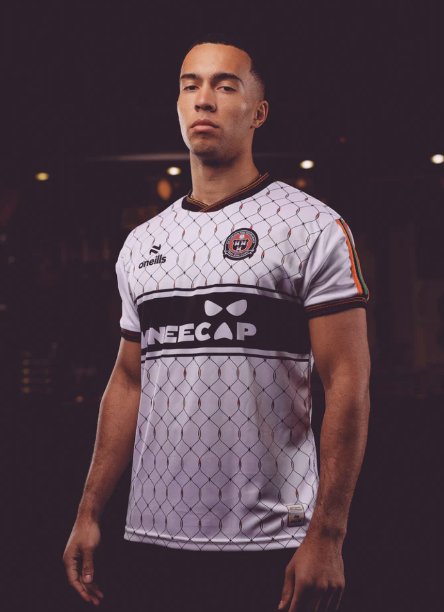 Camisola alternativa Bohemian FC x Kneecap 2026 – Edição Apoio à Palestina