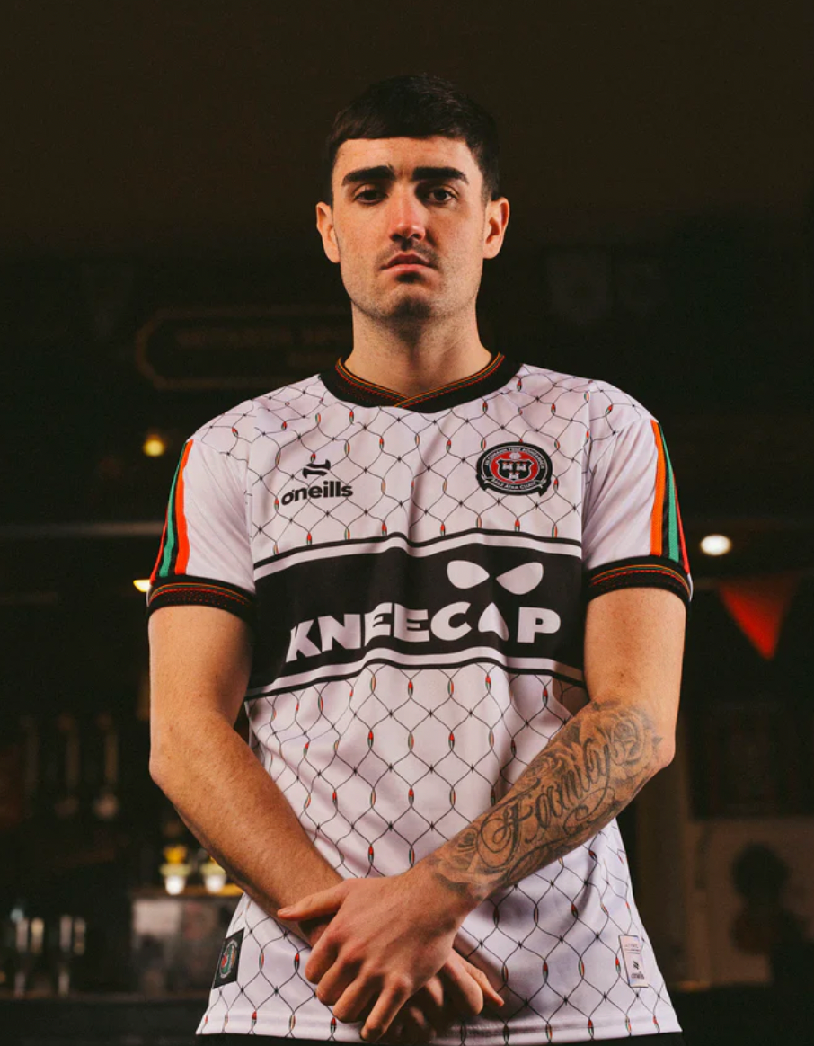 Camisola alternativa Bohemian FC x Kneecap 2026 – Edição Apoio à Palestina