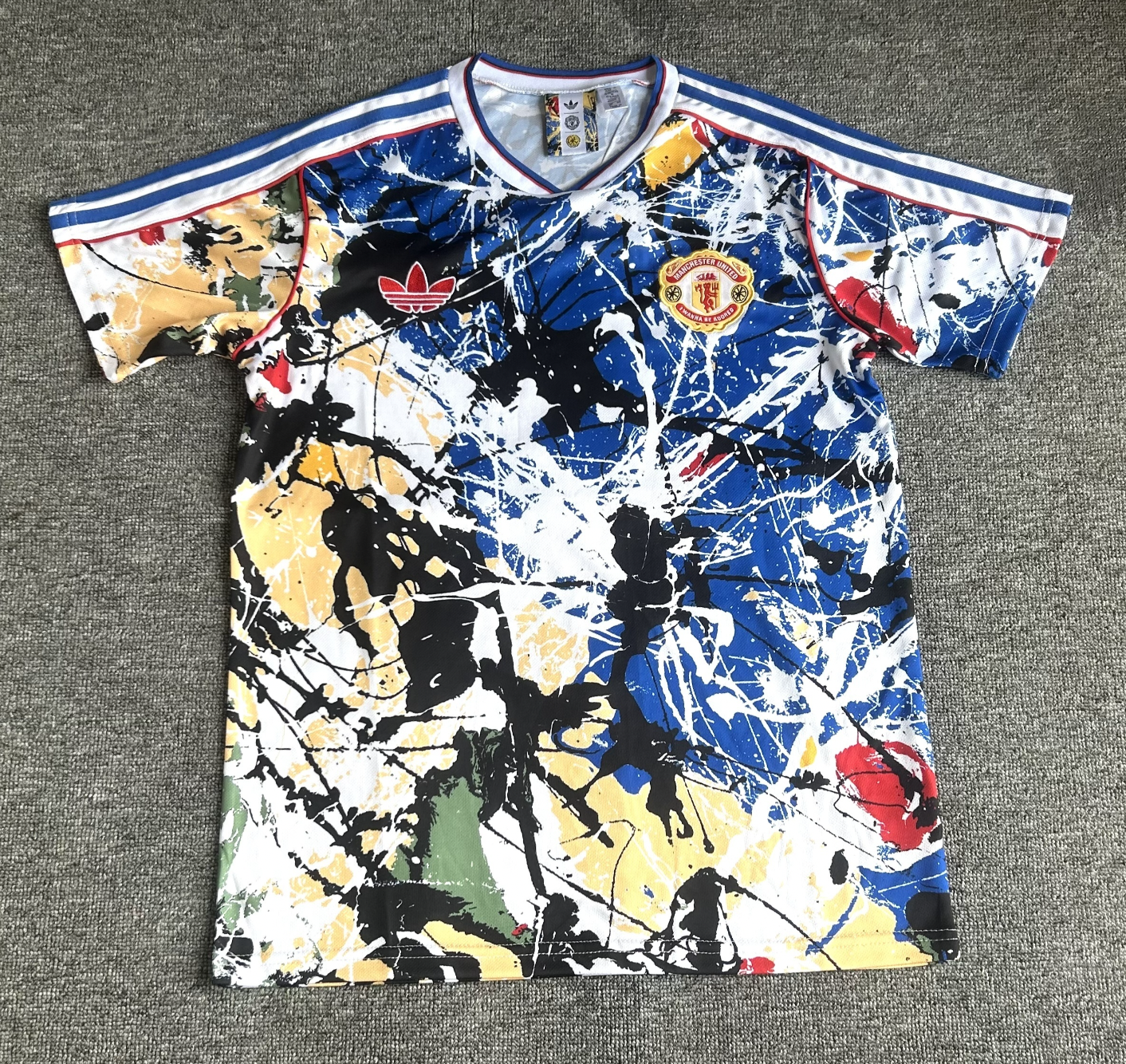 Edición Especial Manchester United Stone Roses 2026–2027