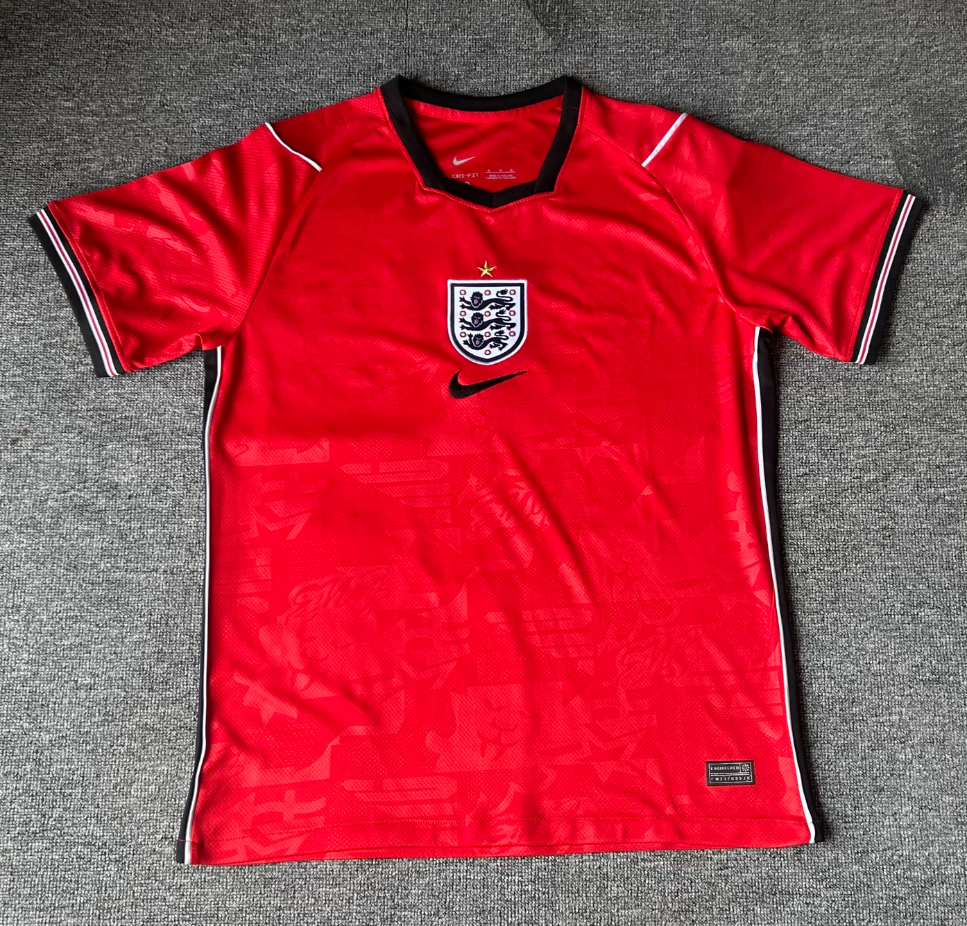 Equipamento exterior da Inglaterra para a Copa do Mundo 2026