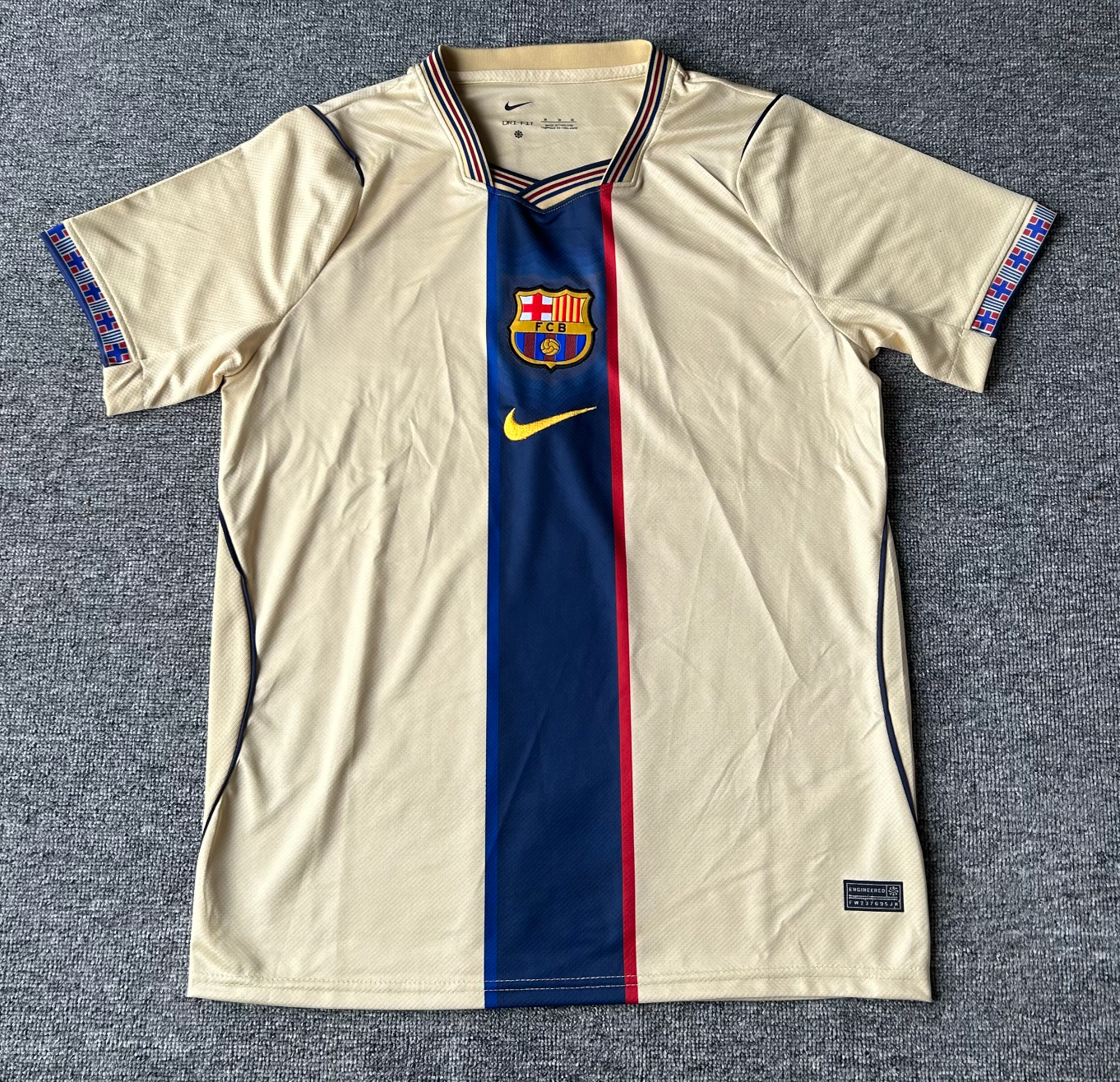 FC BARCELONA 2026/2027 Retro-inspiriertes Trikot (Beige)