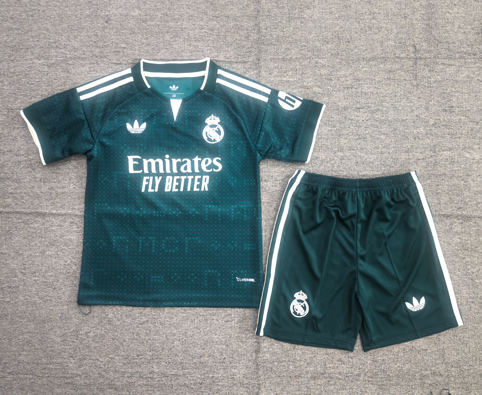Real Madrid 2026 / 2027 Green Kids Jersey