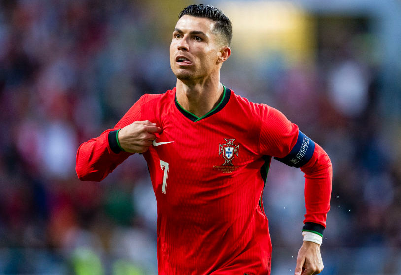 Equipamento Principal de Manga Comprida de Portugal 2024-2025