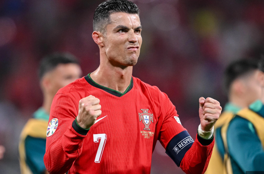 Equipación local Portugal 2024-2025 manga larga
