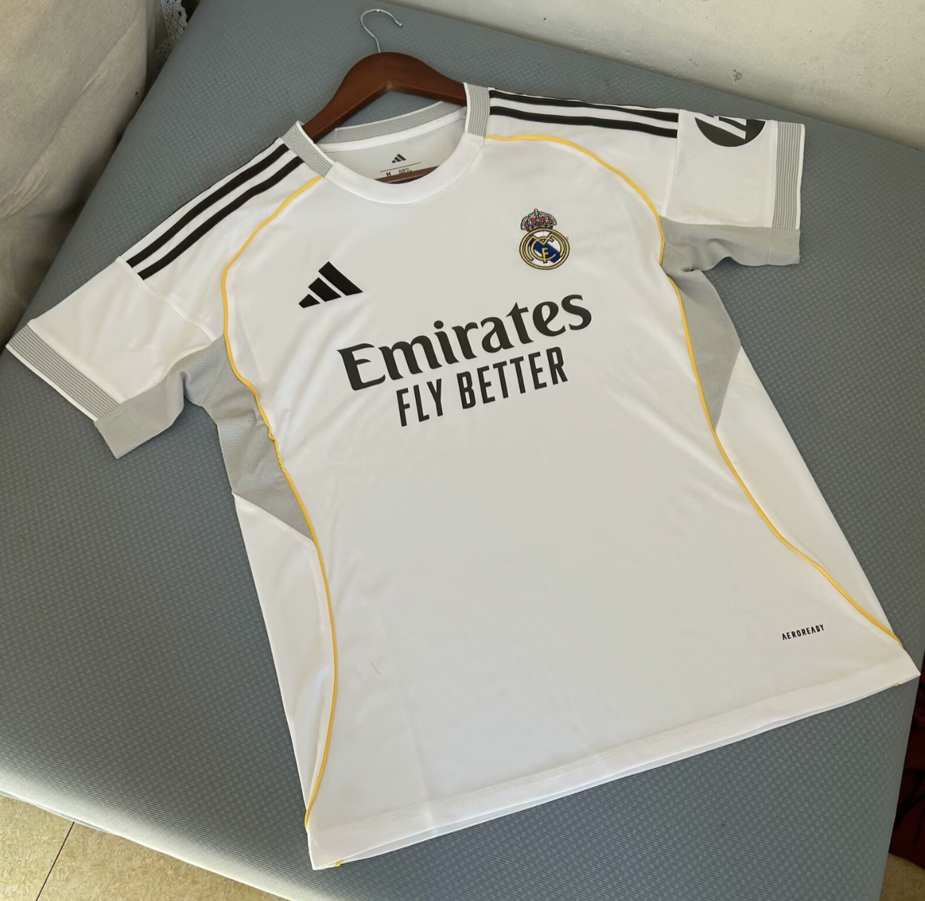 Real Madrid 2025-2026 Heim-Kit