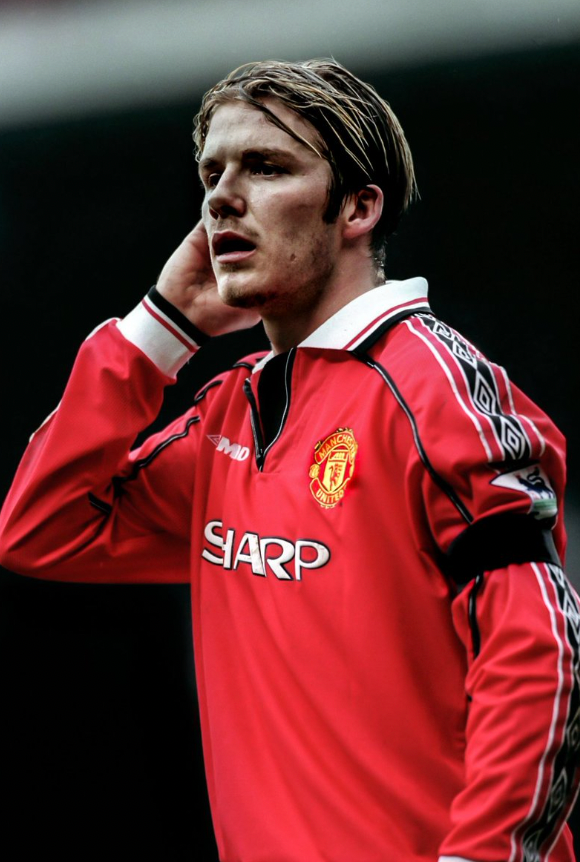 Manchester United Long Sleeve Home retro kit – 1998-1999