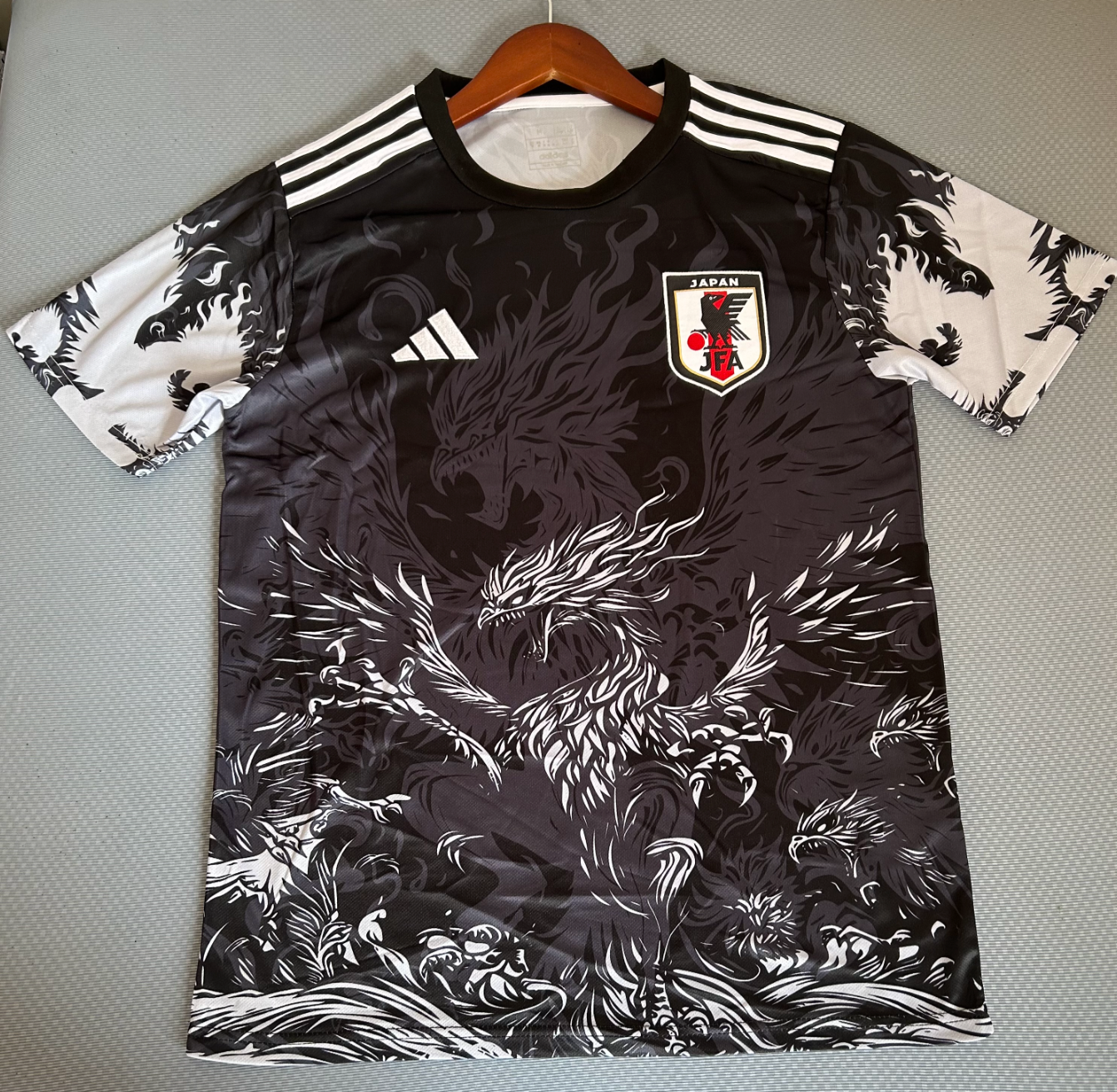 Japão Camisola Edição Especial Fénix Preto 2025/2026