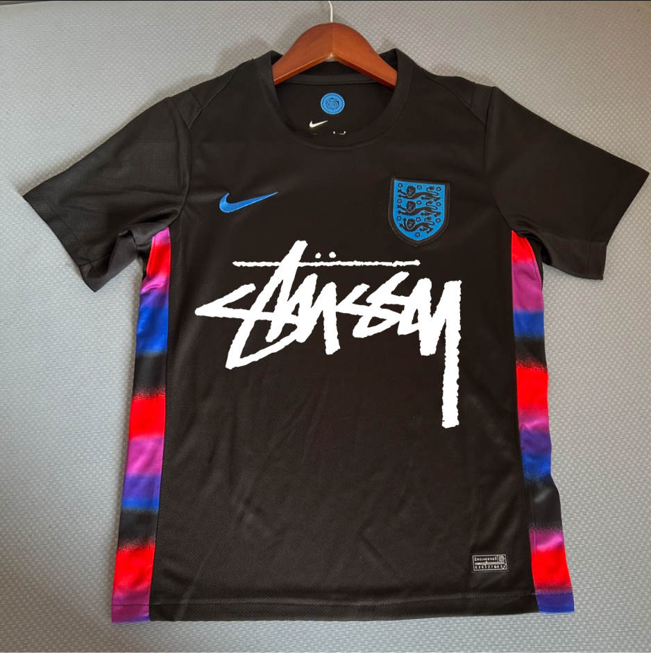 Maglia Edizione Speciale England Stussy 2025