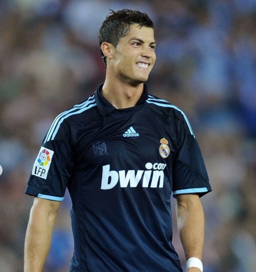 2009/2010 Real Madrid retro shirt