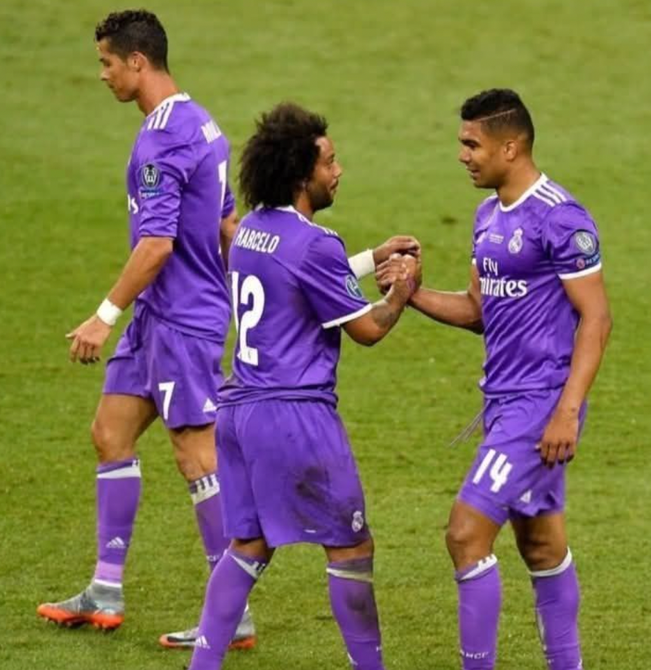 Camiseta retro visitante púrpura Real Madrid 2016/2017