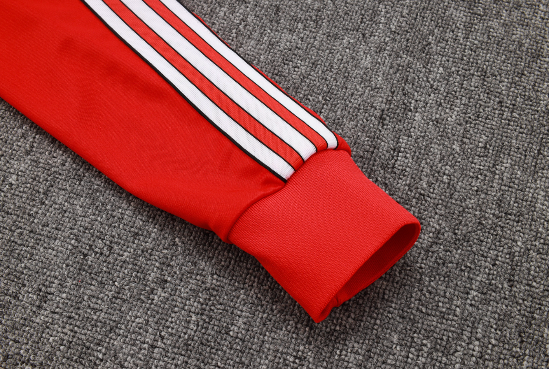 Liverpool FC 2027 Chándal rojo Terrace Icons
