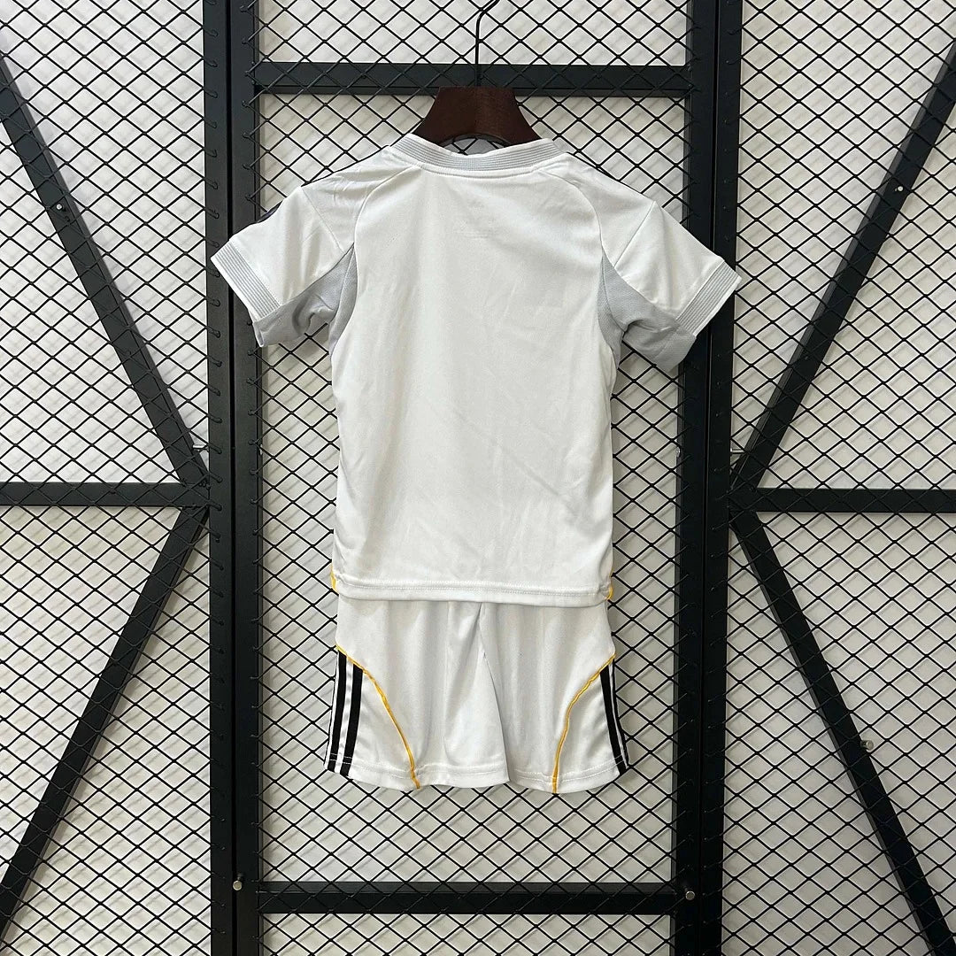 Camisola infantil Real Madrid 2025–2026