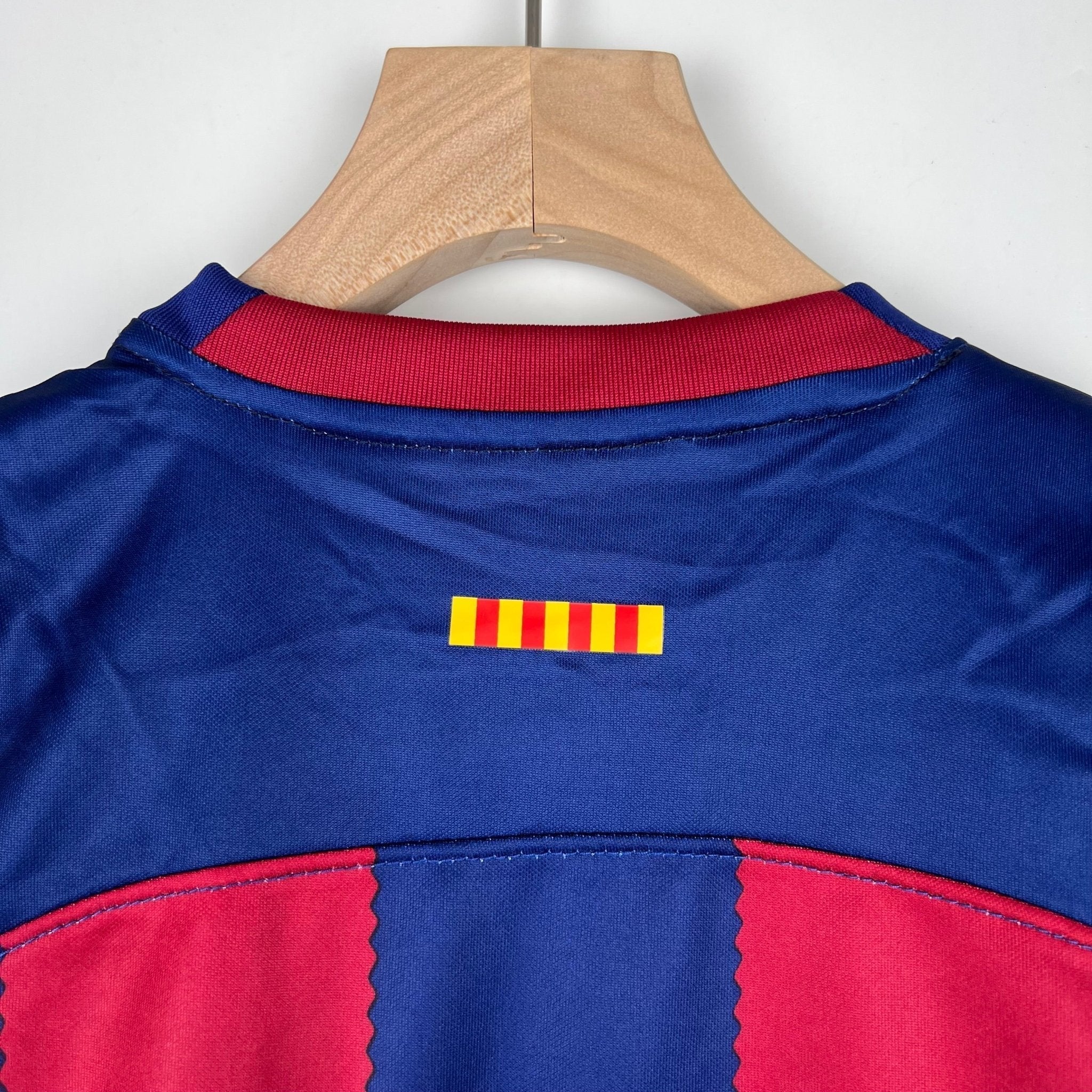 Equipación local Barcelona niños 2023/24