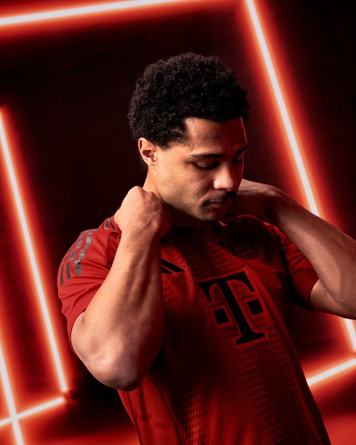 Maglia casa versione giocatore Bayern Monaco 2024/25