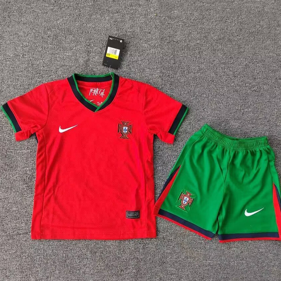 Portugal Uniforme local para niños 2024 / 2025